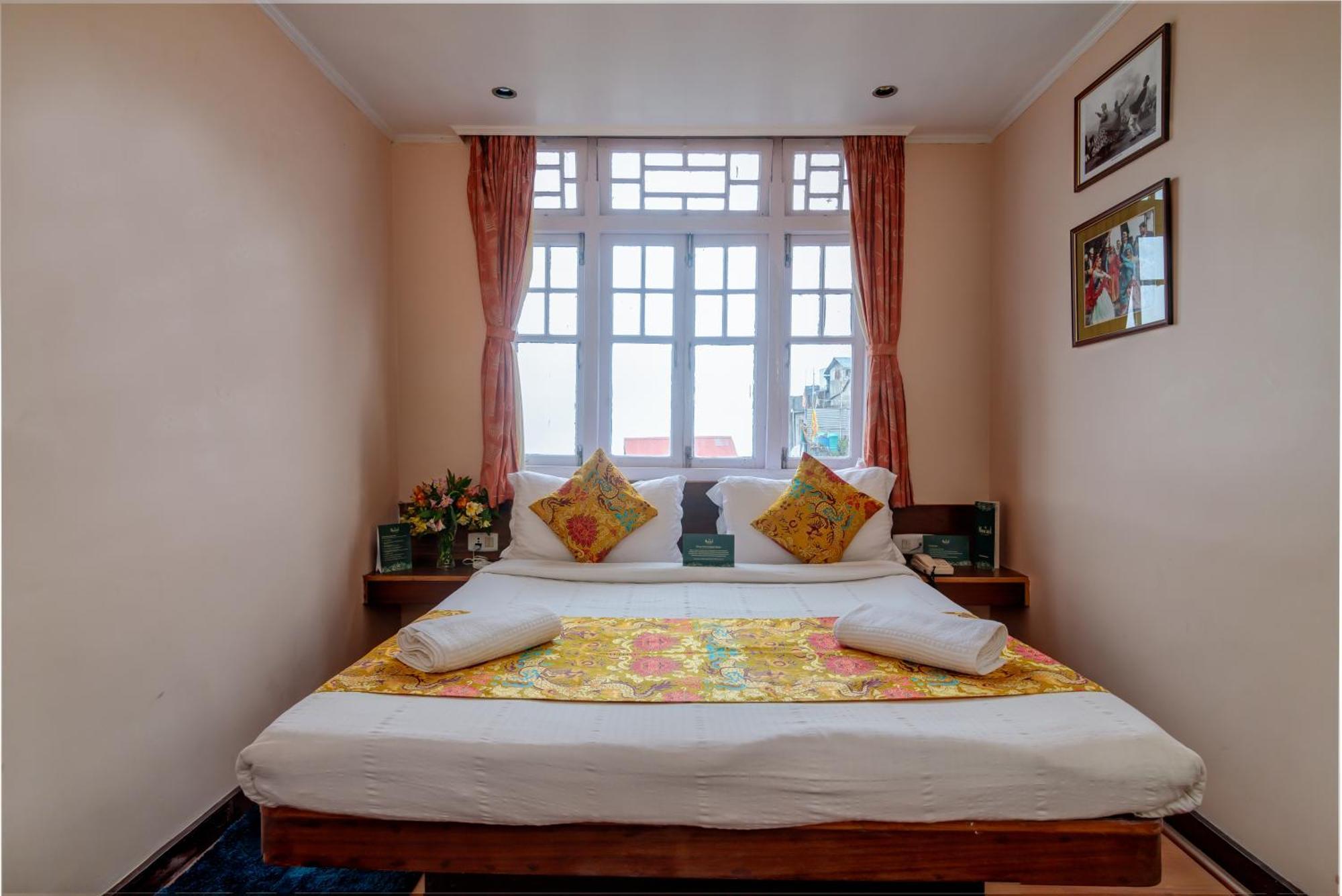 Muscatel Spring Burn - 100 Mts From Mall Road 3*