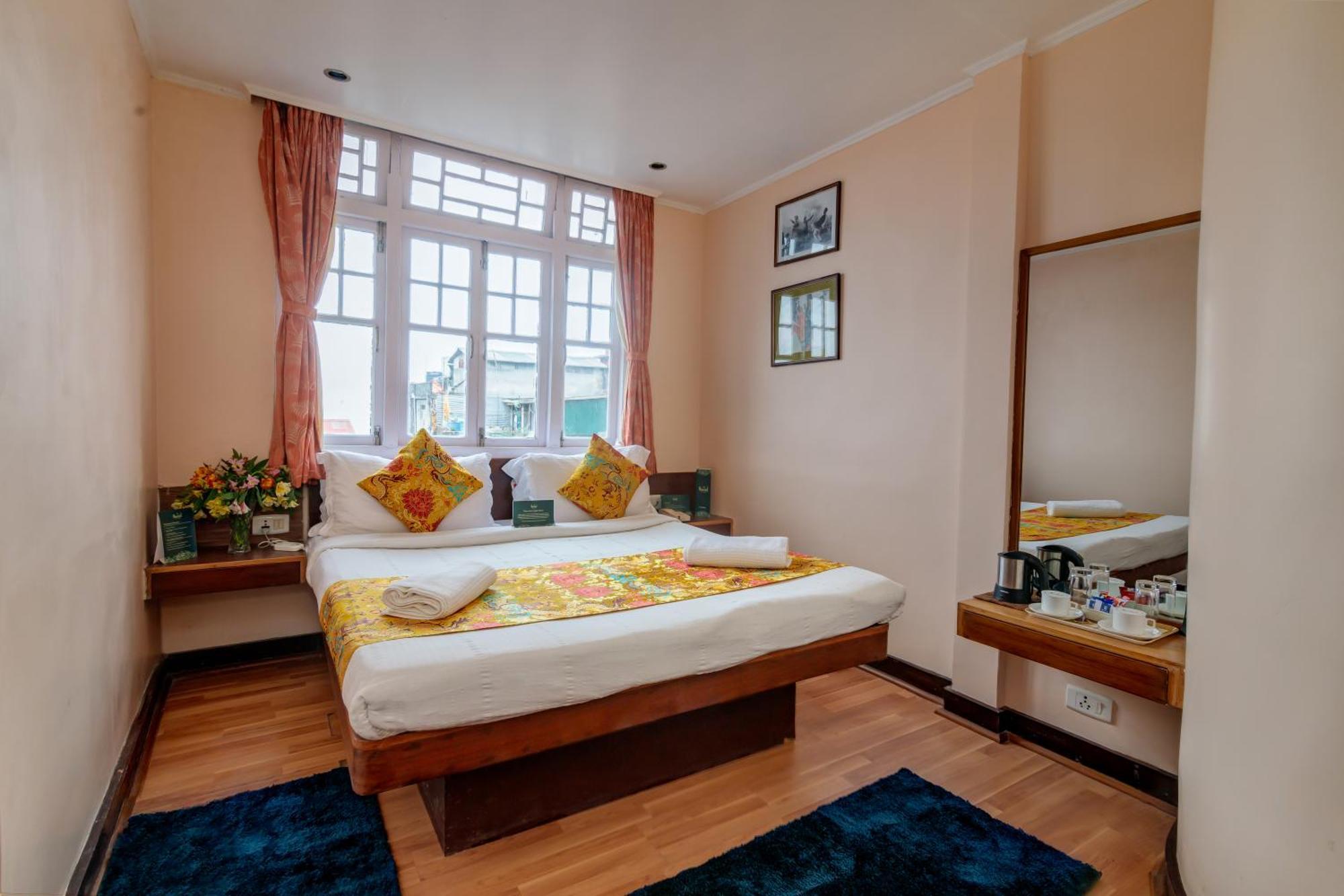 Hotel Muscatel Spring Burn - 100 Mts From Mall Road