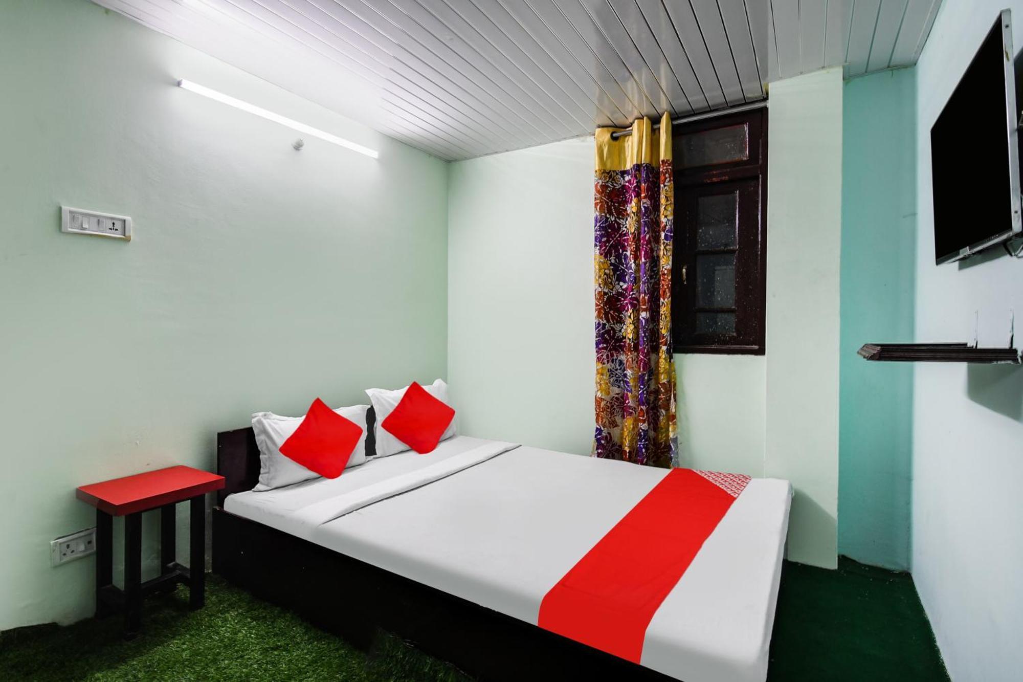 O Divya Dristi Hotel
