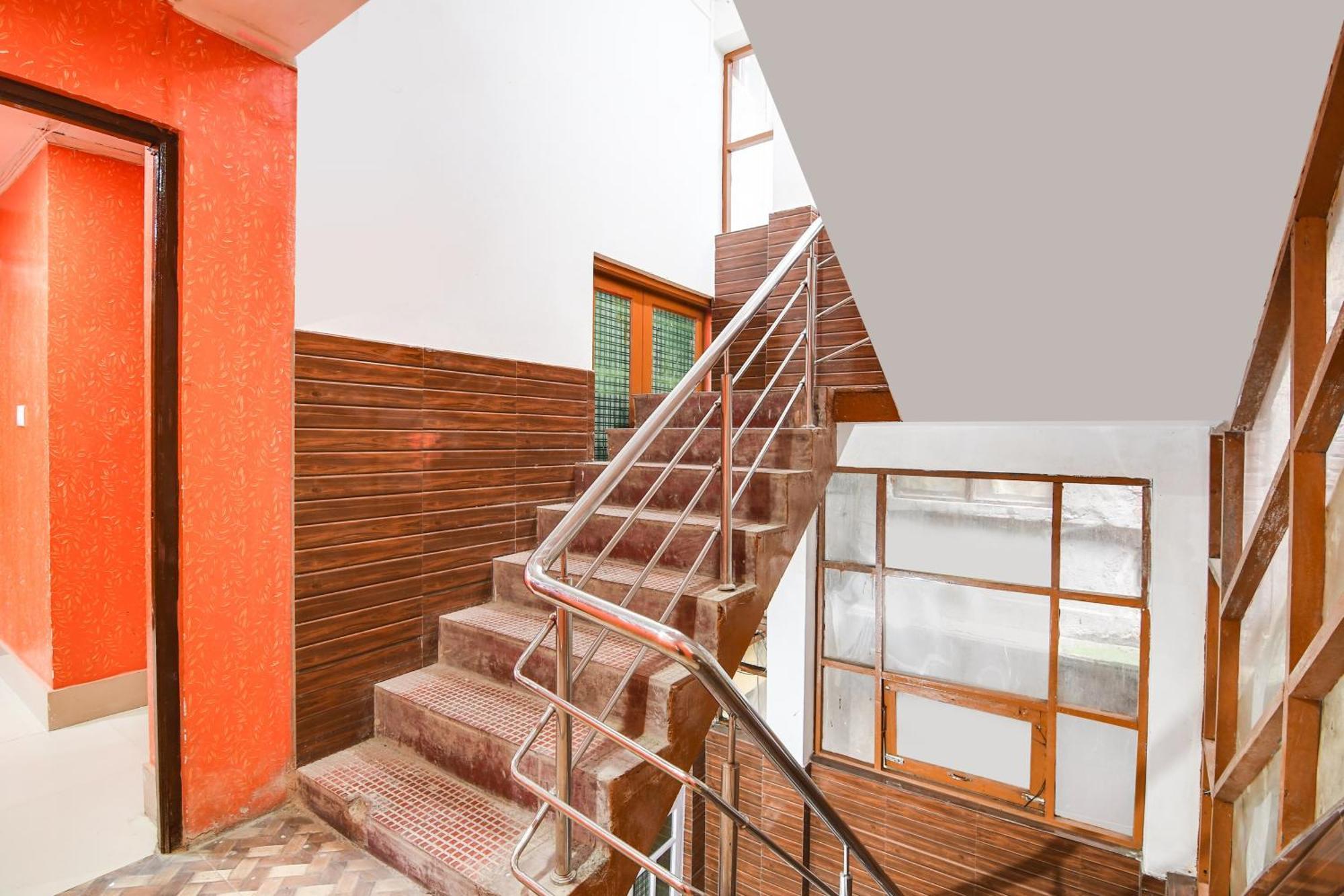 Hotel O Divya Dristi 3*