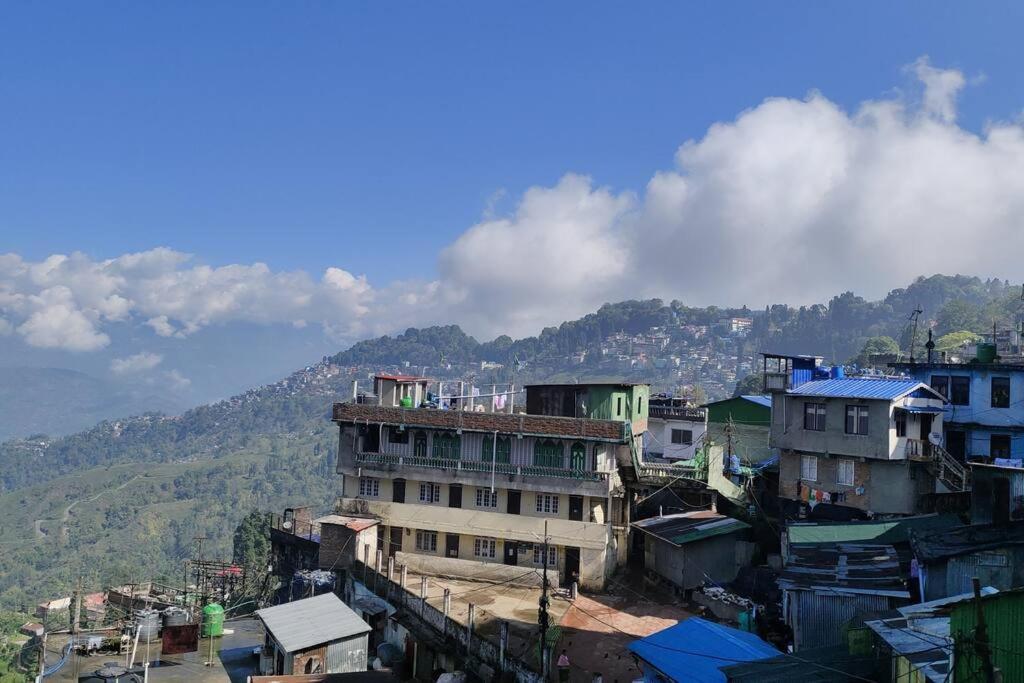 Hills Vacation * Darjeeling (West Bengal)