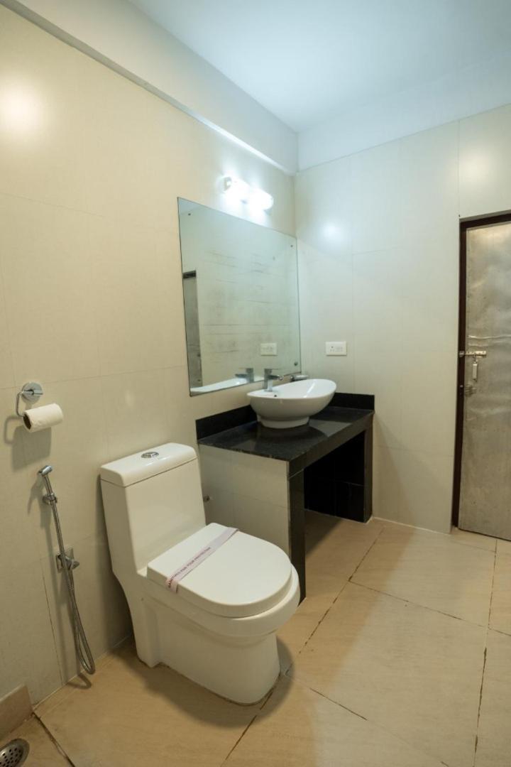 Hotel Muscatel Fairmont - 100 Mts From Mall Road 3*