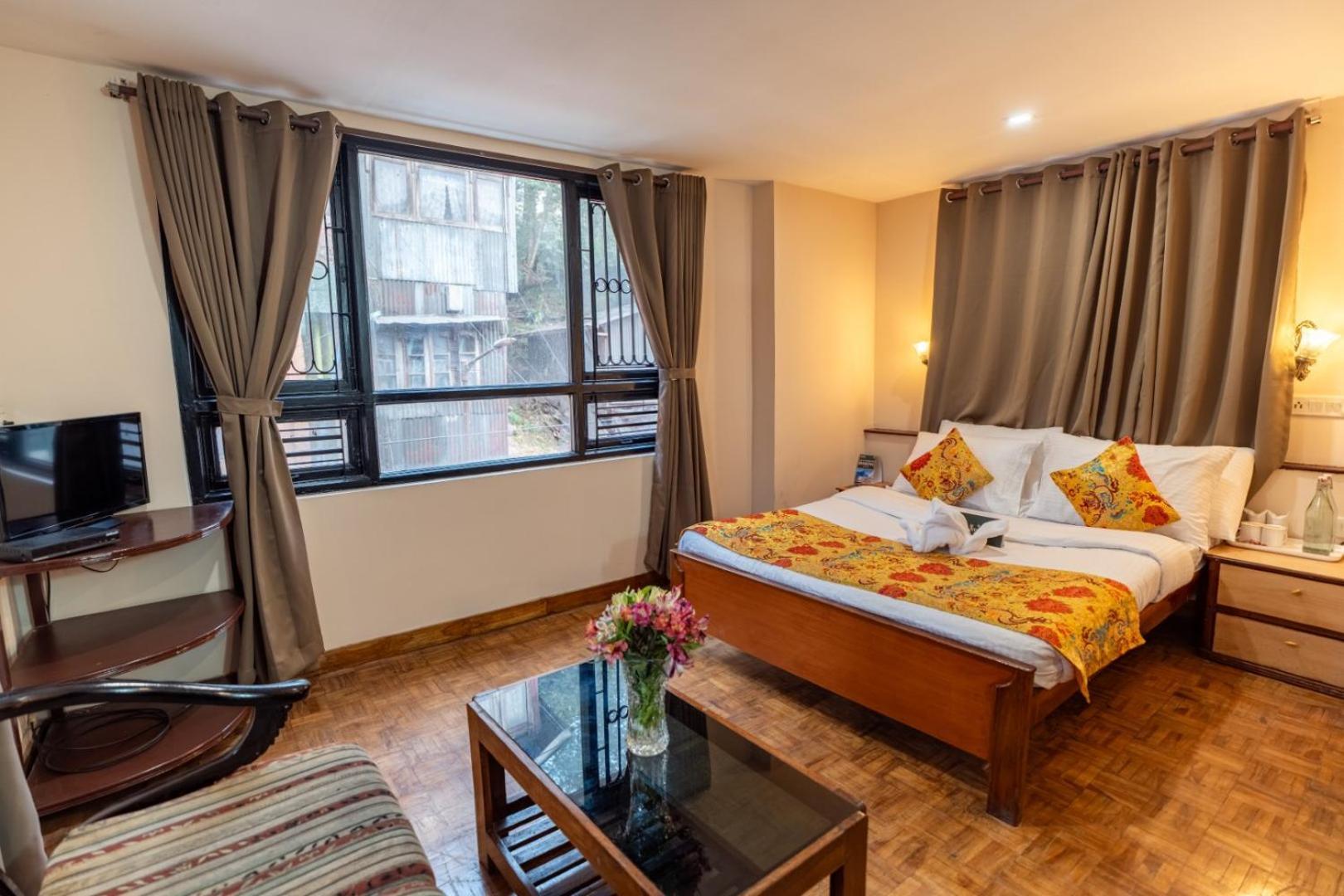 Hotel Muscatel Fairmont - 100 Mts From Mall Road