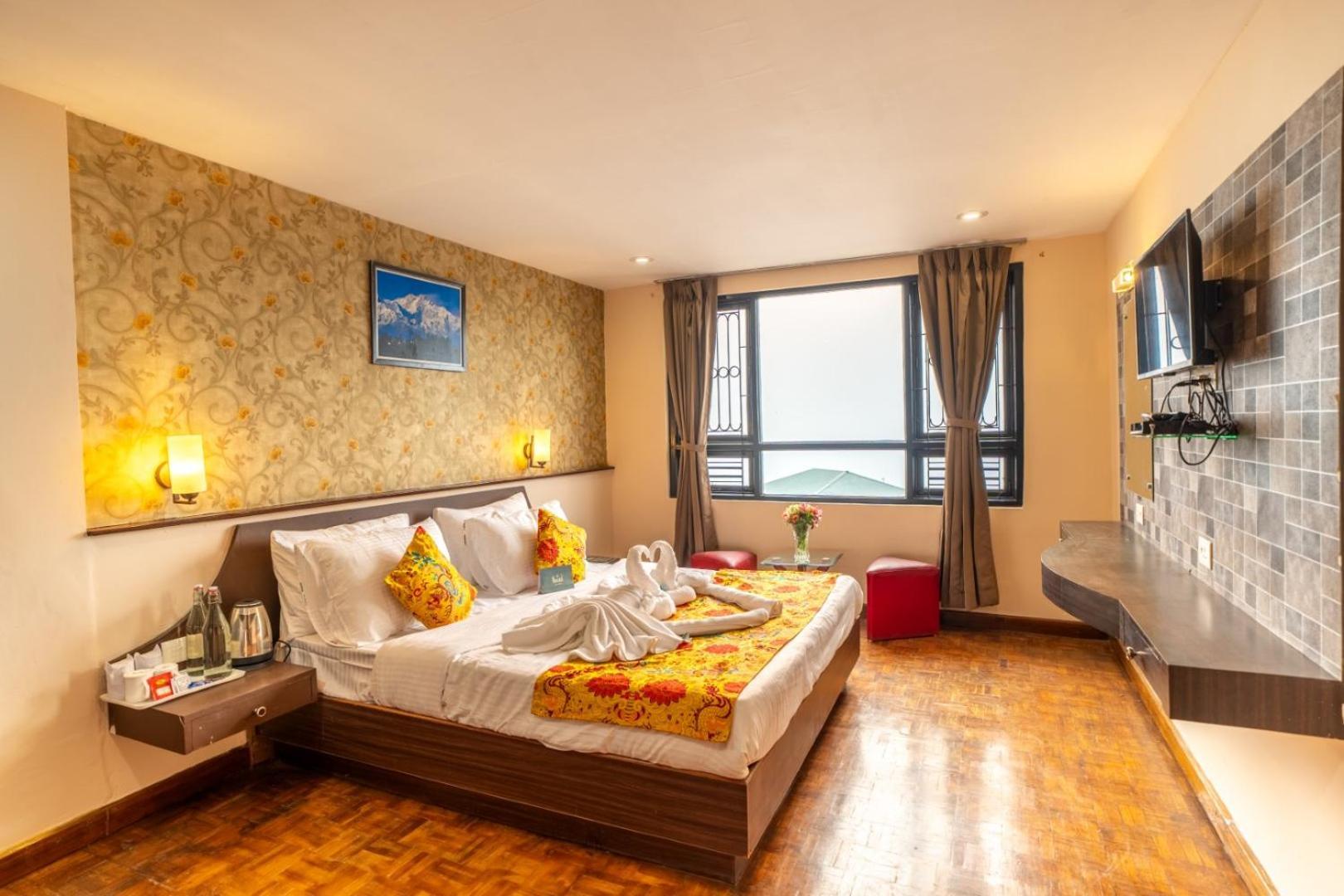 Hotel Muscatel Fairmont - 100 Mts From Mall Road