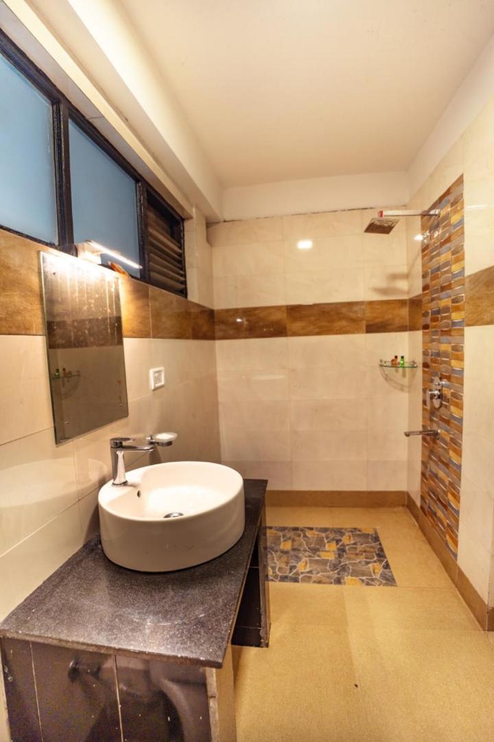 Hotel Muscatel Fairmont - 100 Mts From Mall Road 3*