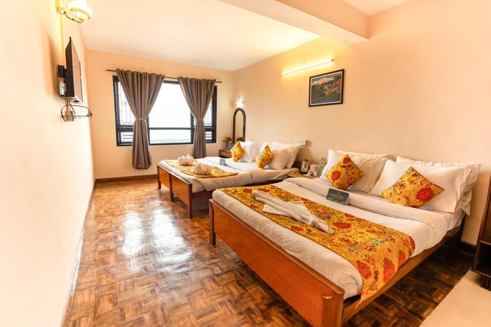 Muscatel Fairmont - 100 Mts From Mall Road 3*