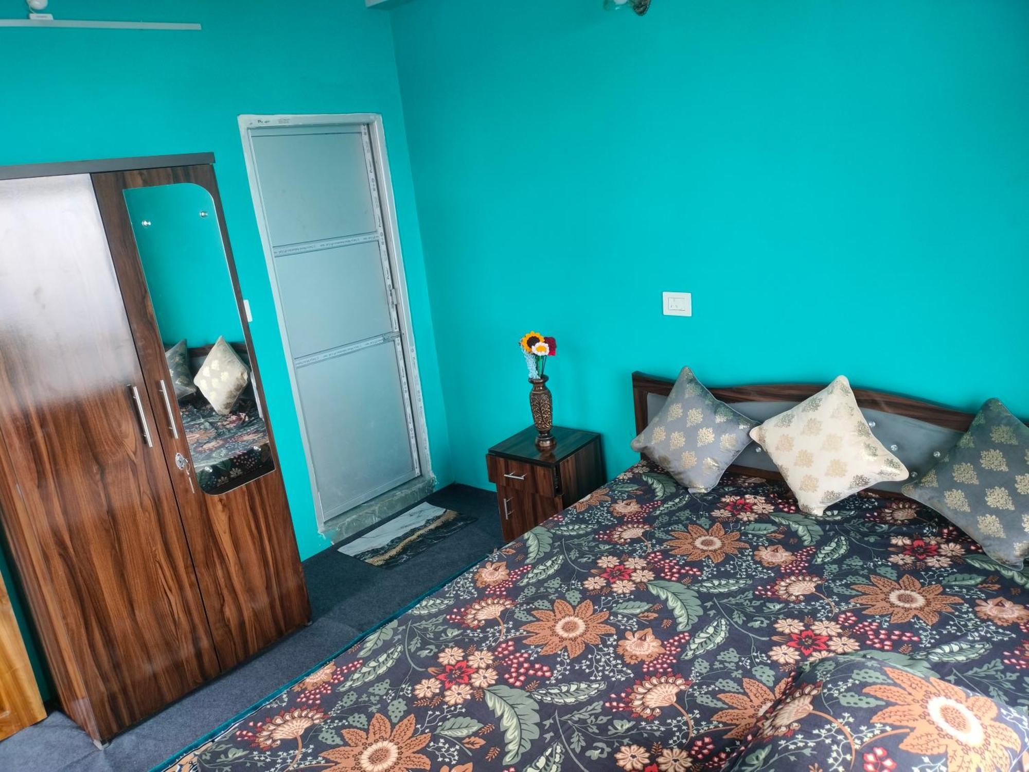 Mukhia's Amayras Homestay
