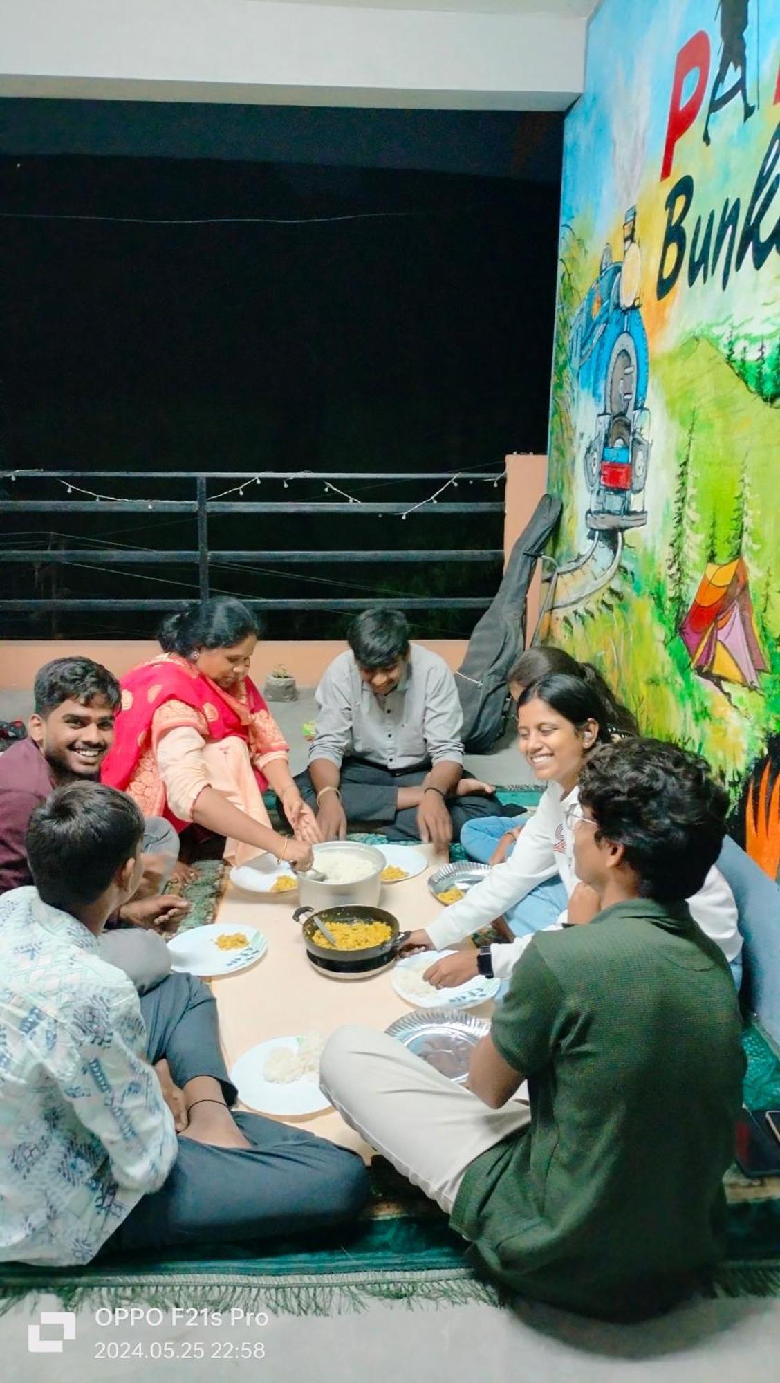 Pathi Bunkers Hostel Darjeeling (West Bengal)