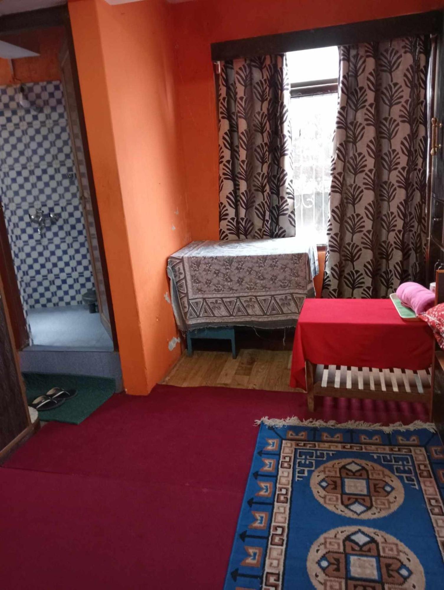 Apartment Adhikari Niwas 2 *