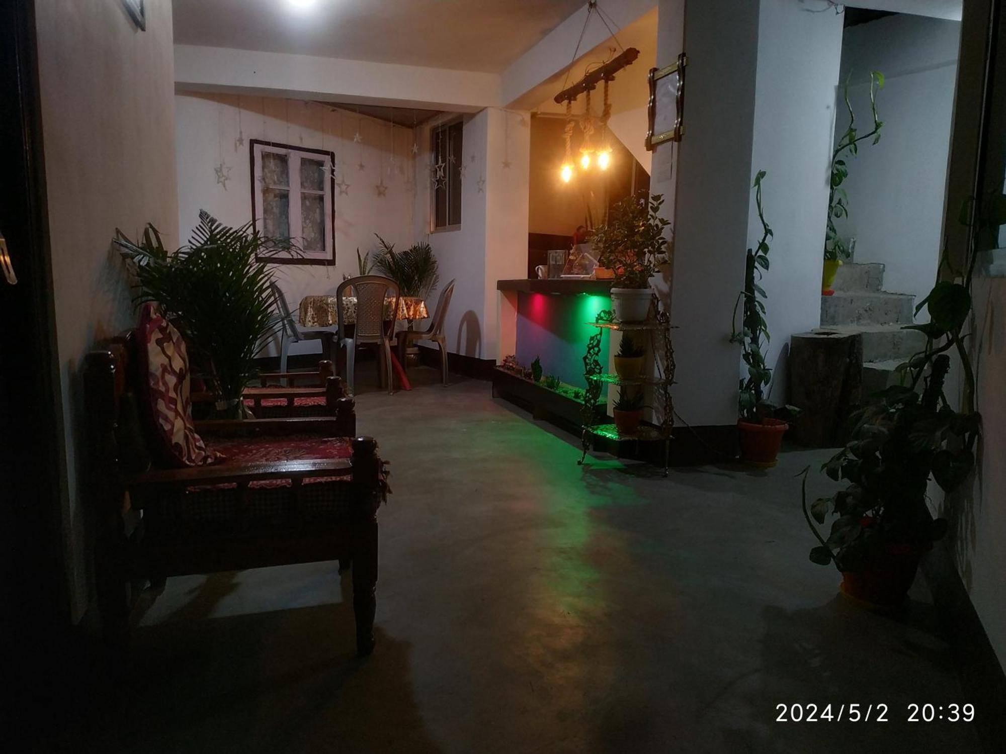 Dawn * Darjeeling (West Bengal)
