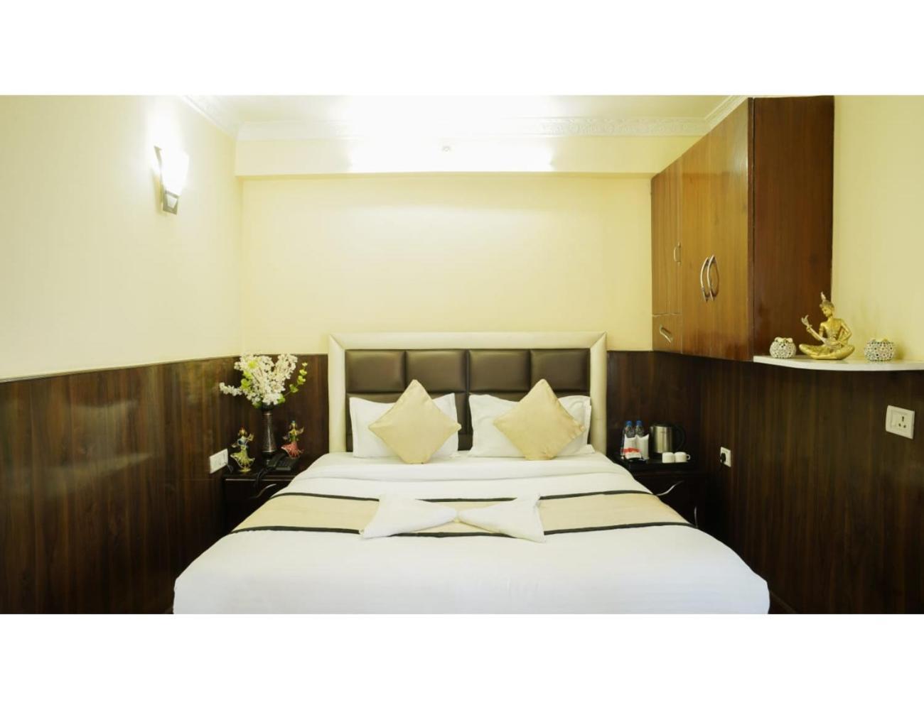 Indus Mount Royale And Spa, Darjeeling Homestay