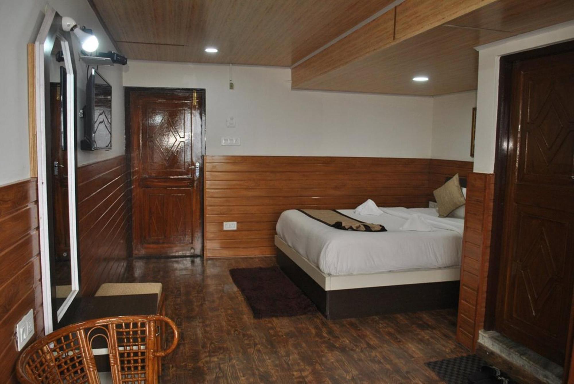Kasturi Palace Darjeeling - Excellent Service Recommended Hotel 2*