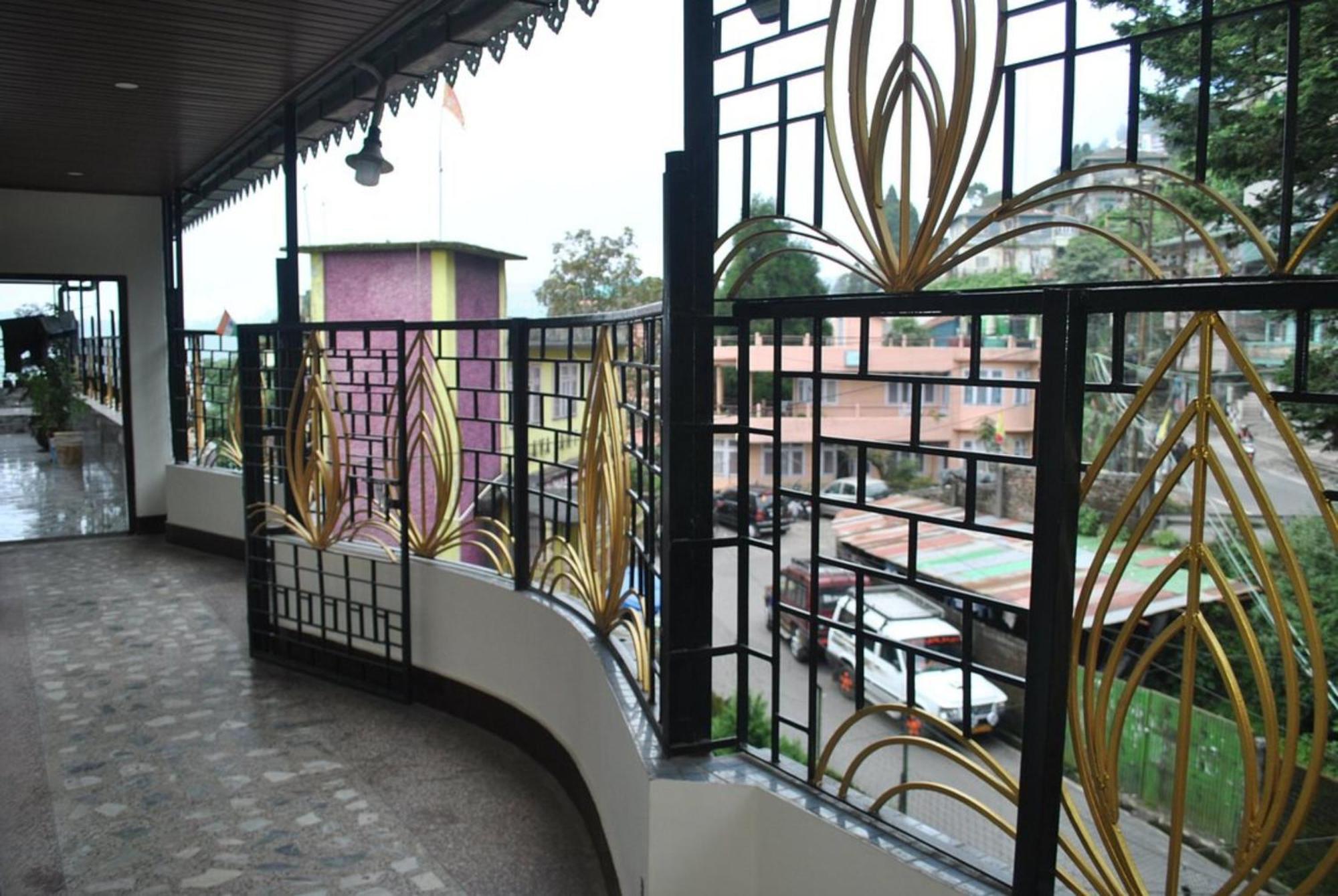 Kasturi Palace Darjeeling - Excellent Service Recommended