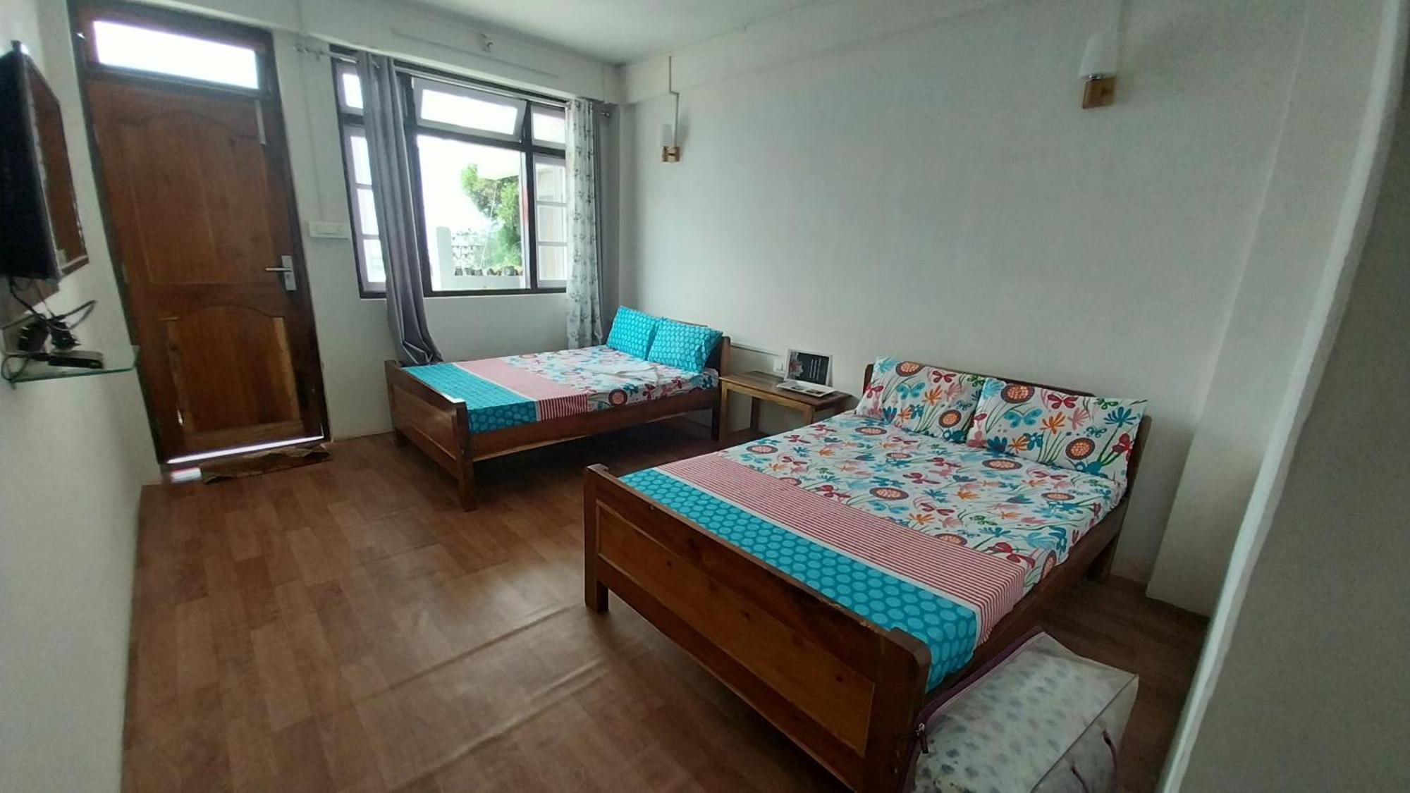 Sunakhari Darjeeling Homestay *
