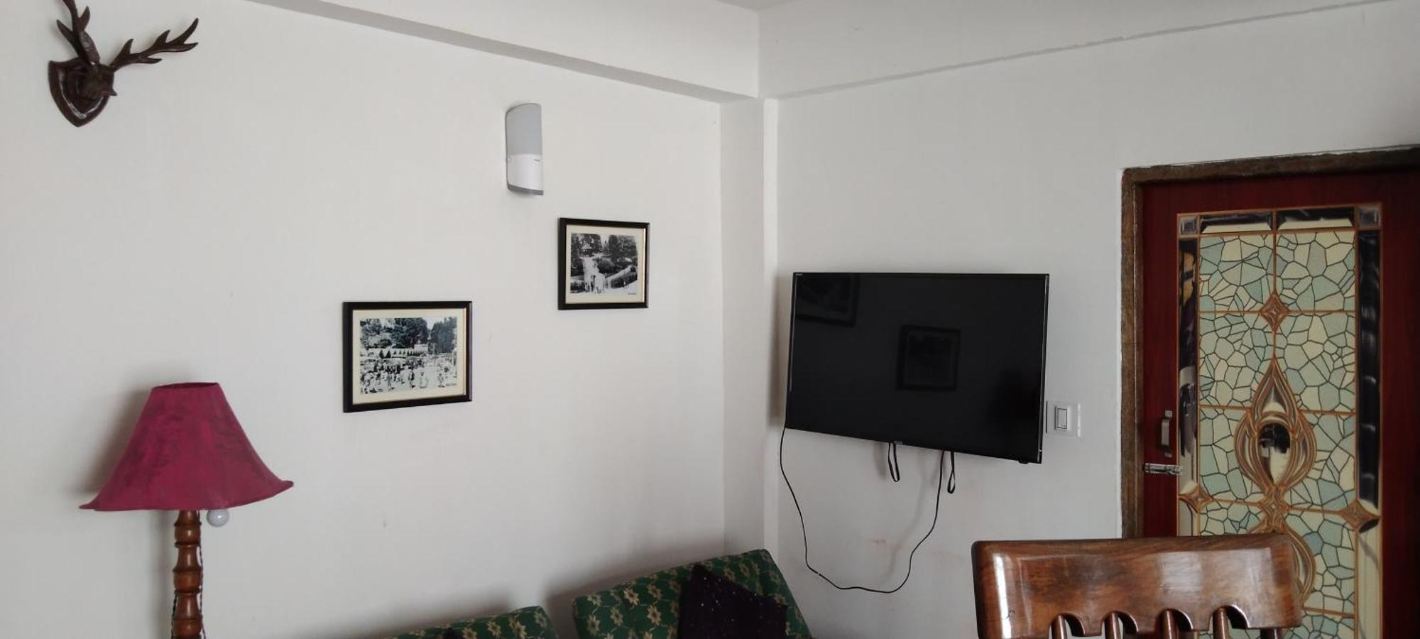 Rap's Den *