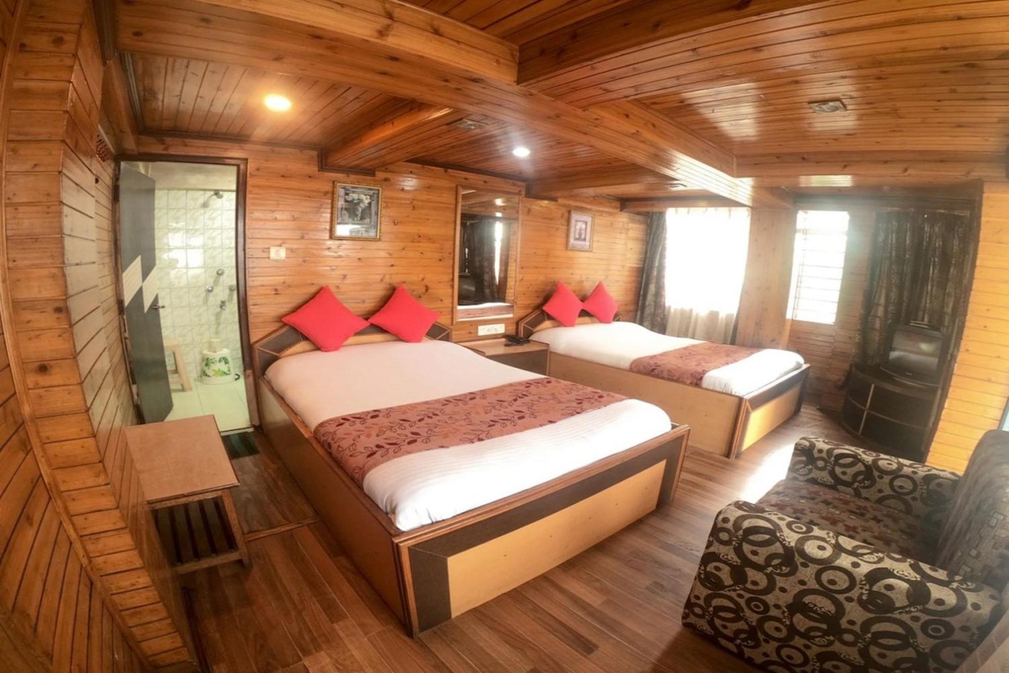 Grg Broadway Anexy Darjeeling Near Chowk Bazar - Excellent Service Recommended & Couple Friendly 3*
