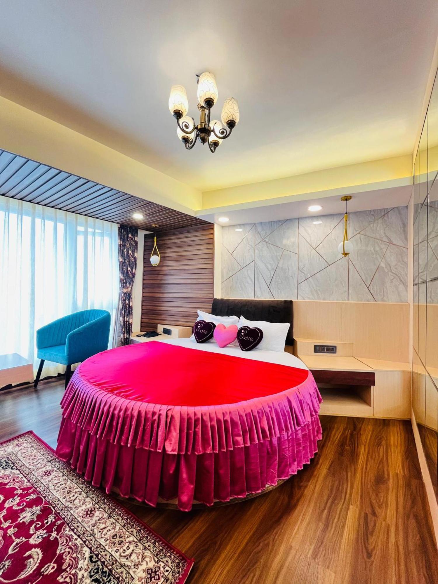 Broadway Boutique Mall Road Darjeeling - A Luxury Collection - Best Seller