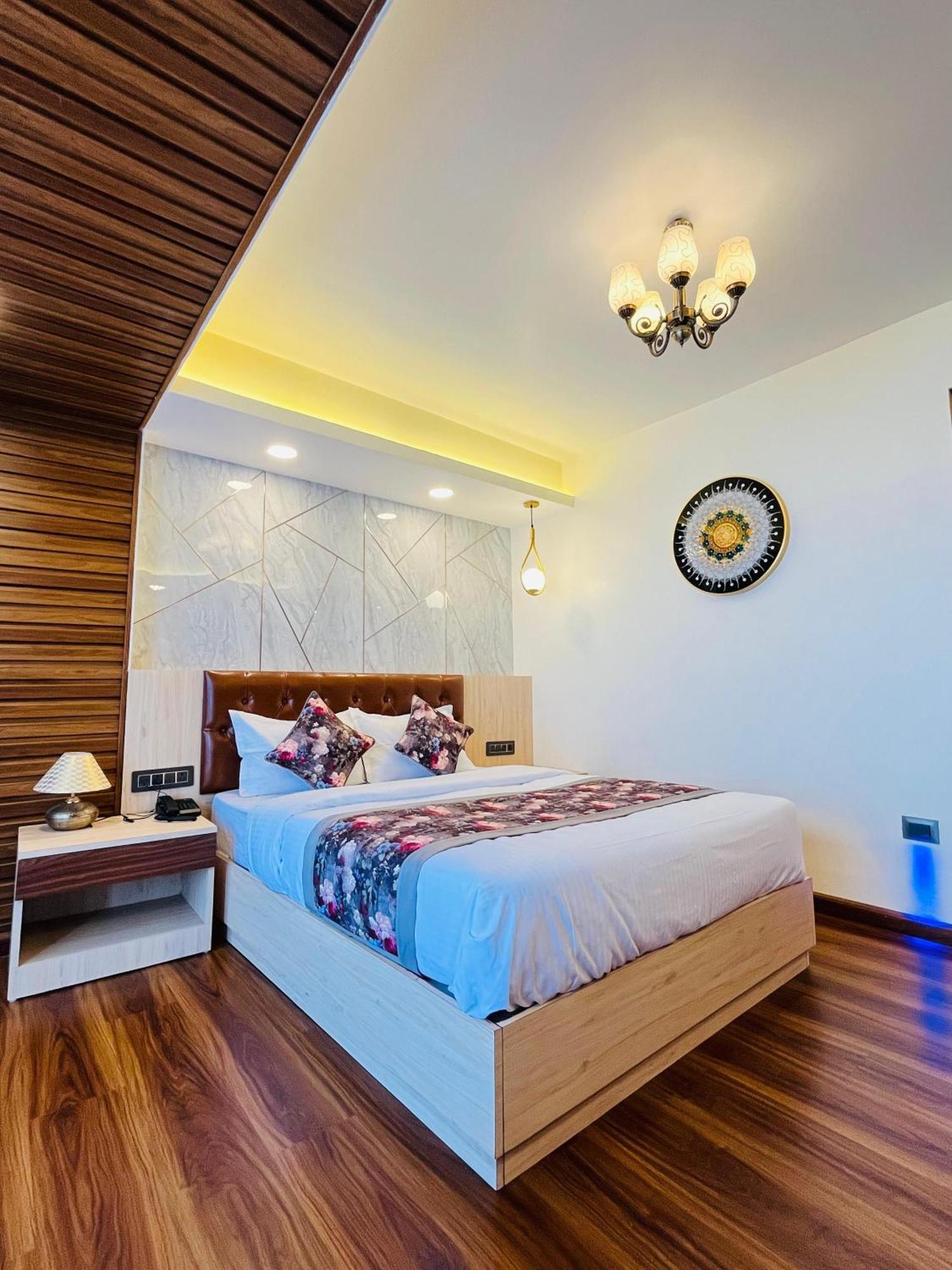 Luxury At Broadway Boutique Mall Road Chowrasta Near Mahakal Temple Hotel Darjeeling (West Bengal)