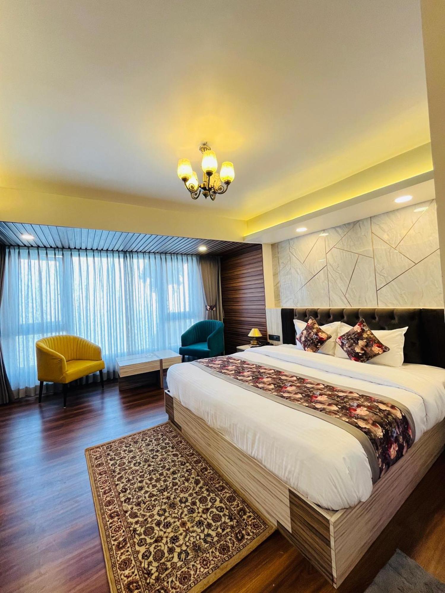 Luxury At Broadway Boutique Mall Road Chowrasta Near Mahakal Temple 3* Darjeeling (West Bengal)