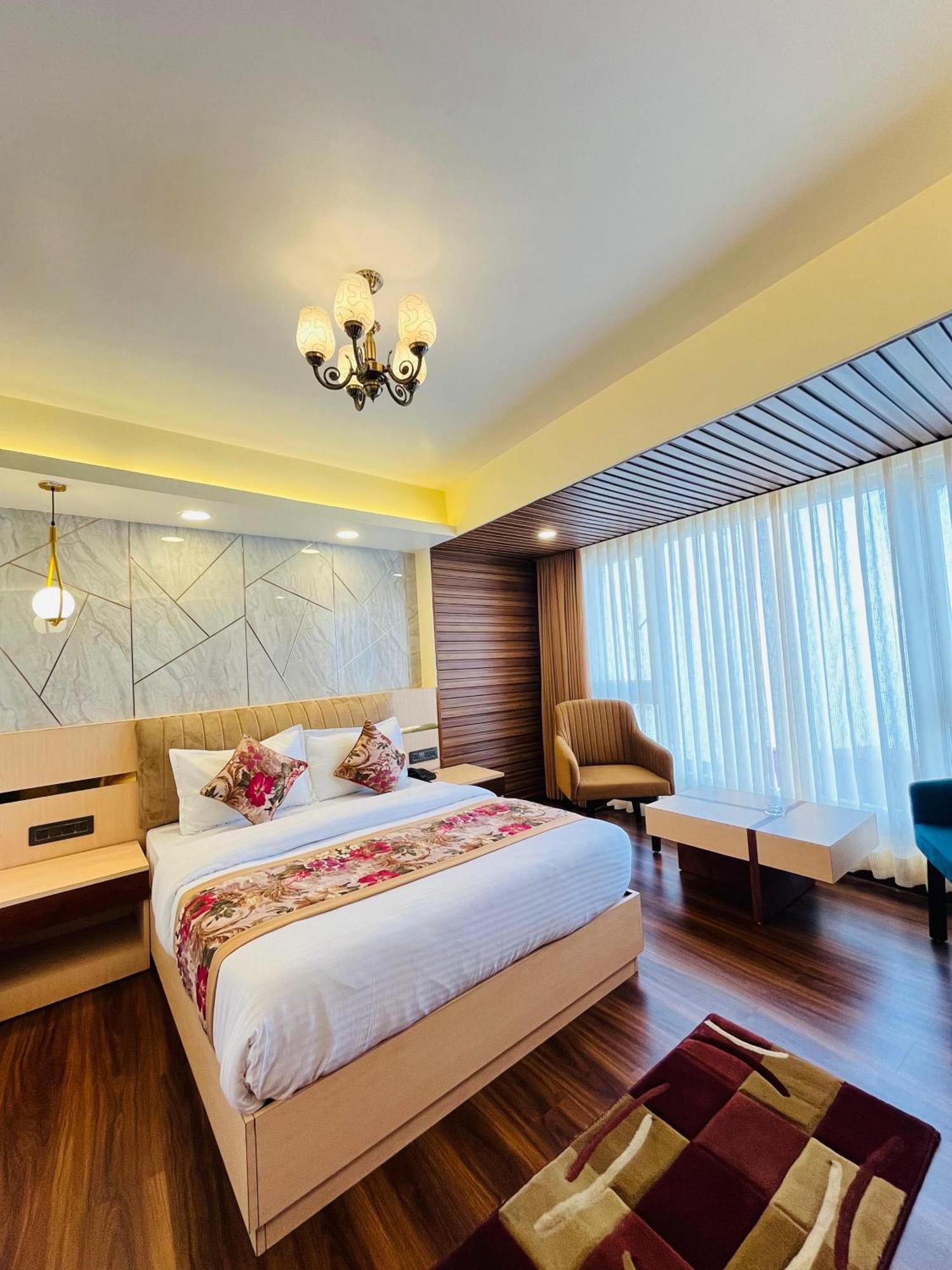 Luxury At Broadway Boutique Mall Road Chowrasta Near Mahakal Temple 3* Darjeeling (West Bengal)