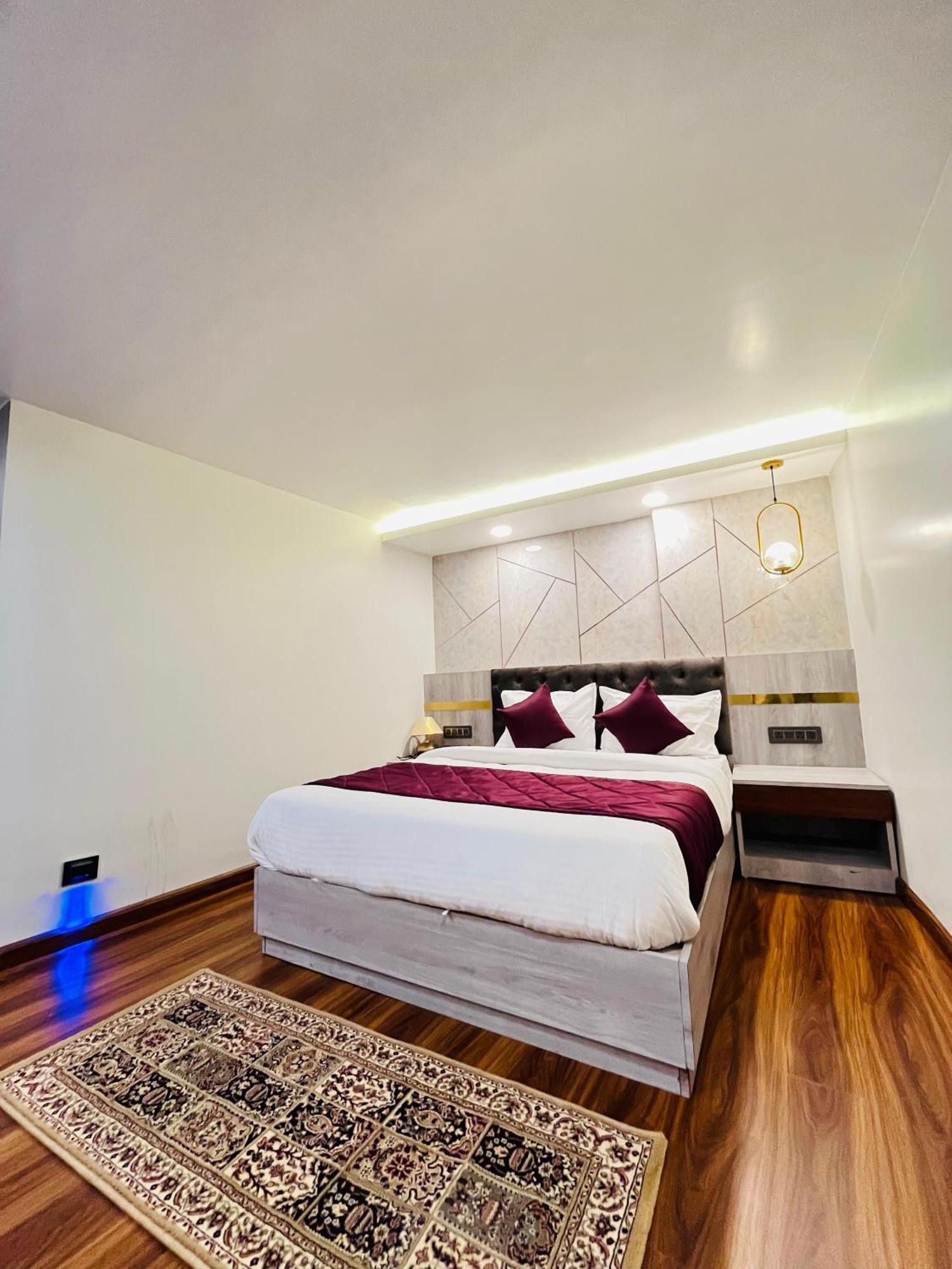 Luxury At Broadway Boutique Mall Road Chowrasta Near Mahakal Temple 3* Darjeeling (West Bengal)