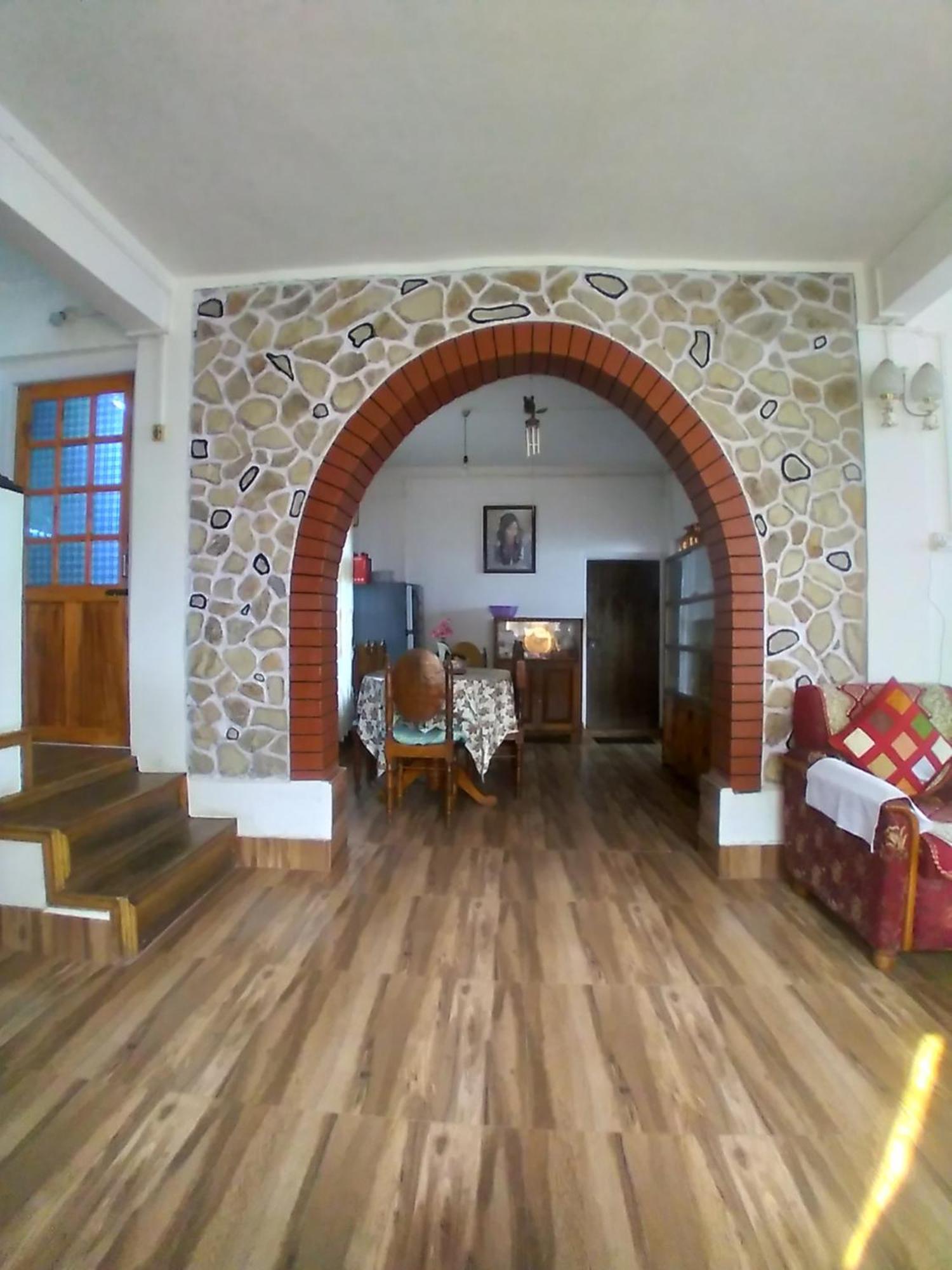 Homestay Nimantrana *