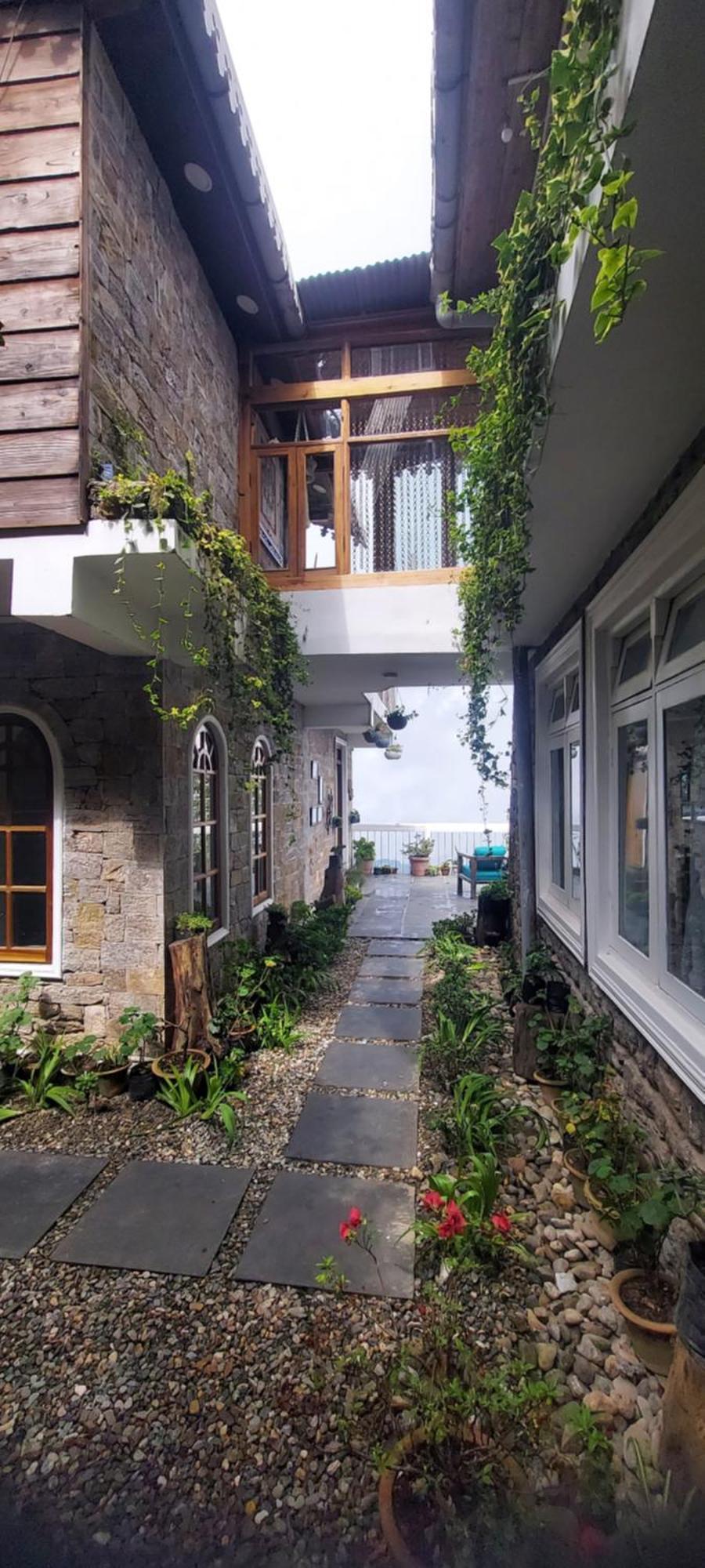English Apartment Darjeeling (West Bengal)
