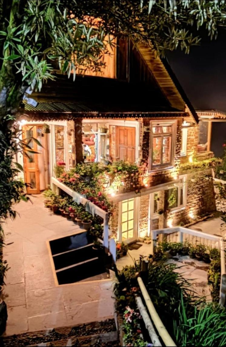 English Apartment Darjeeling (West Bengal)