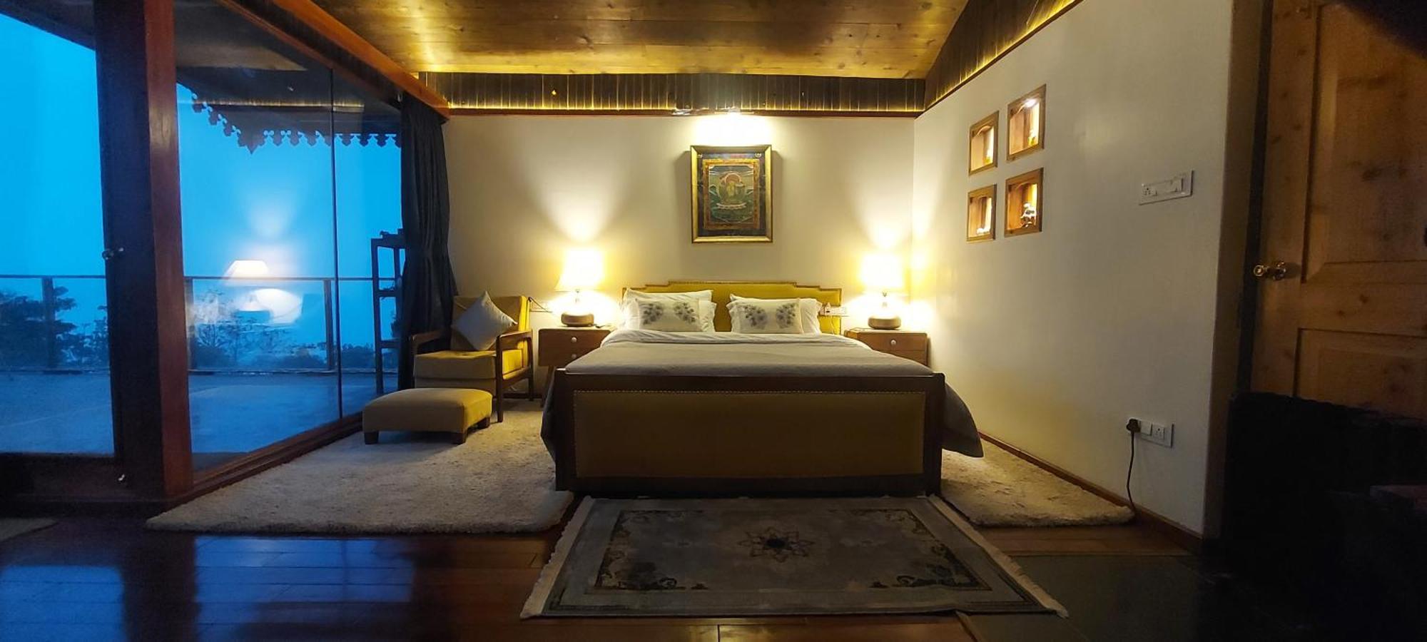 English Apartment *