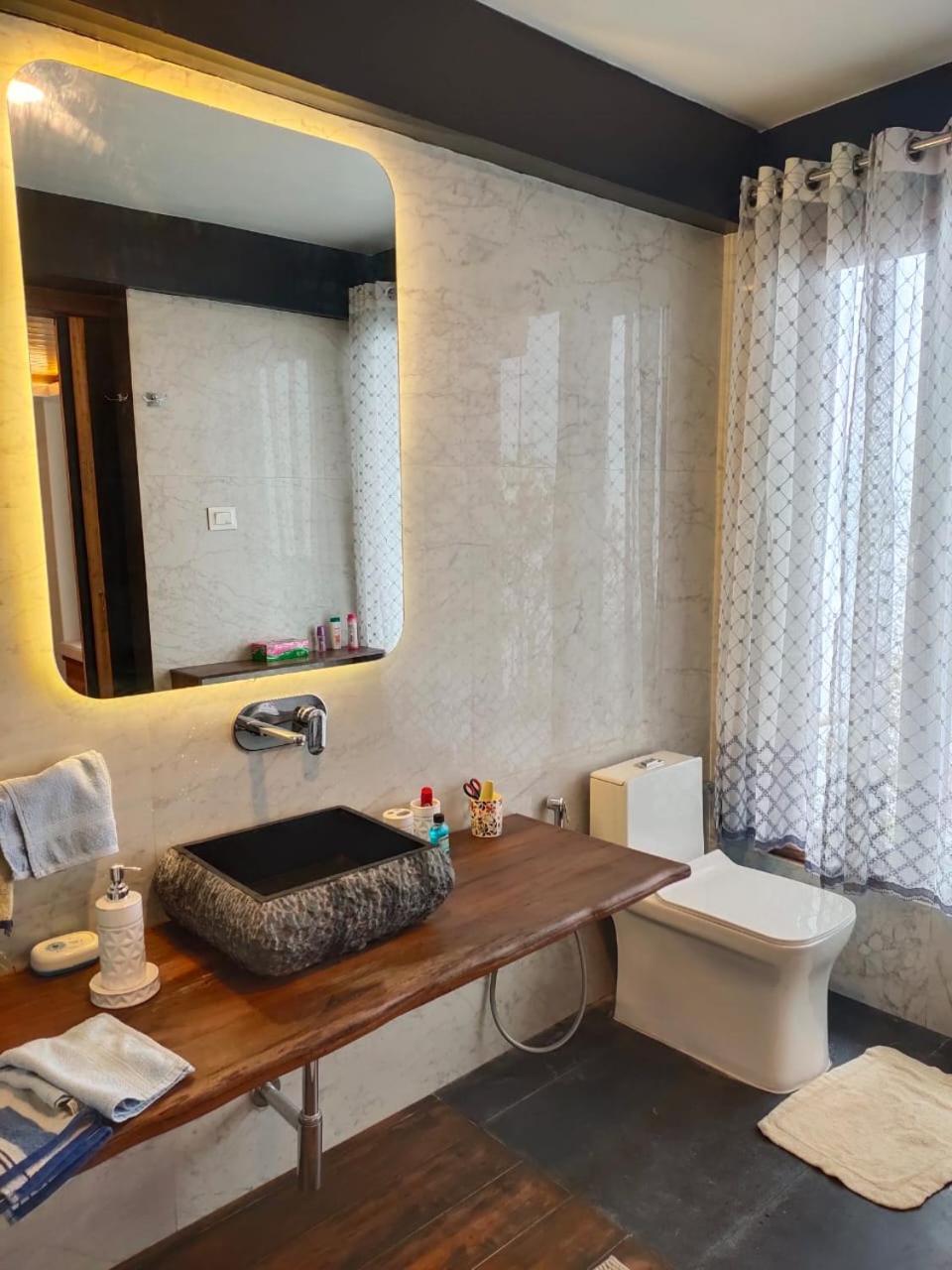 Apartment English *