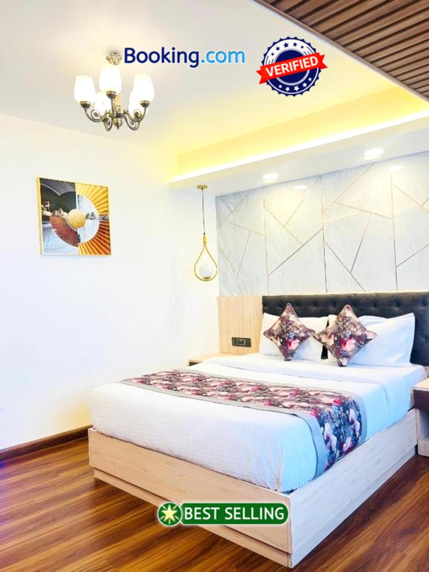 Broadway Boutique Mall Road Darjeeling - A Luxury Collection - Best Seller Darjeeling (West Bengal)
