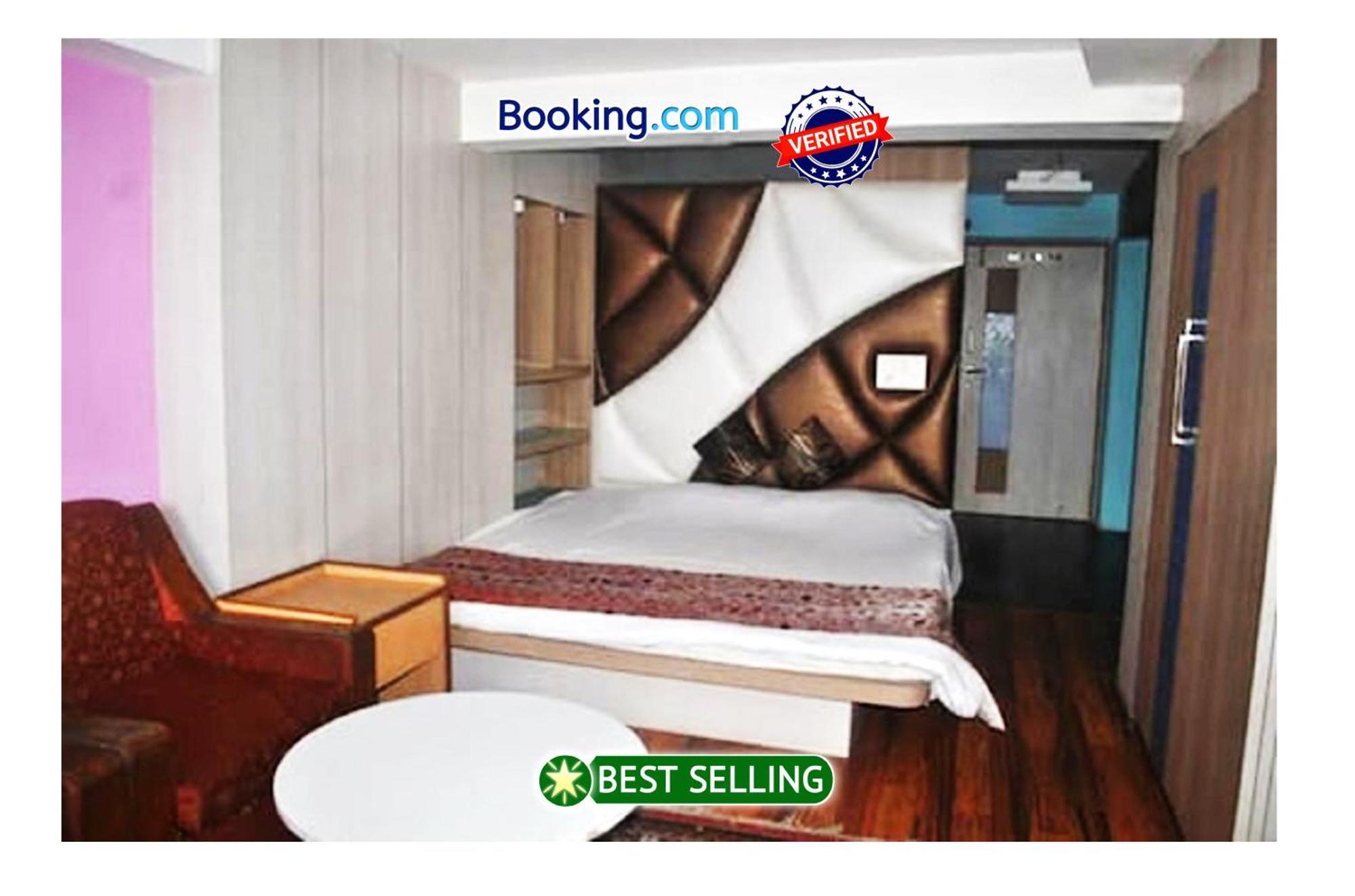 Grg Broadway Mall Road Darjeeling By Royal Collection Darjeeling (West Bengal)