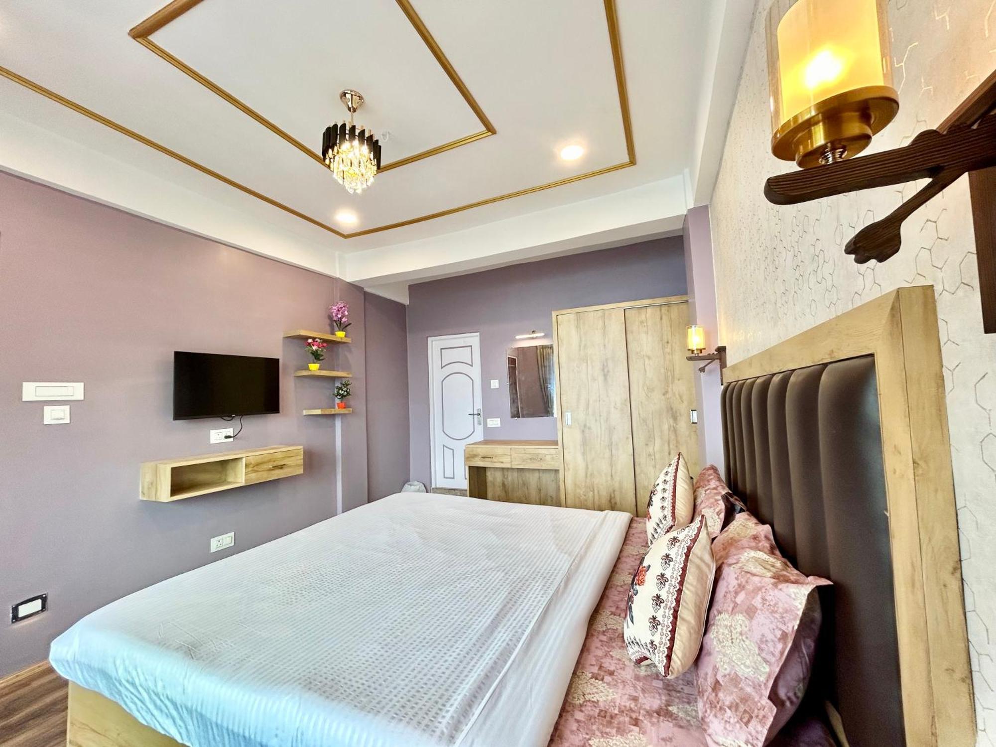 Yepplo's Stunning Mountain View 2-bedroom With Private Kitchen - 24hrs Caretakers & Power Backup Darjeeling (West Bengal)