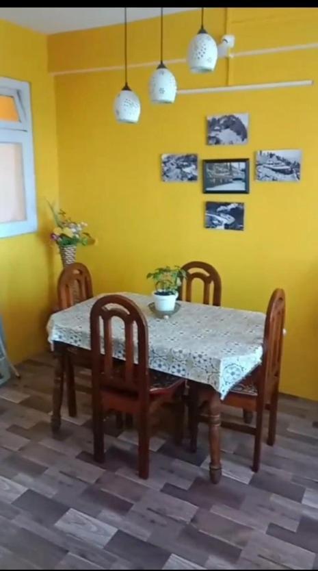 Homestay Beverly Hills *