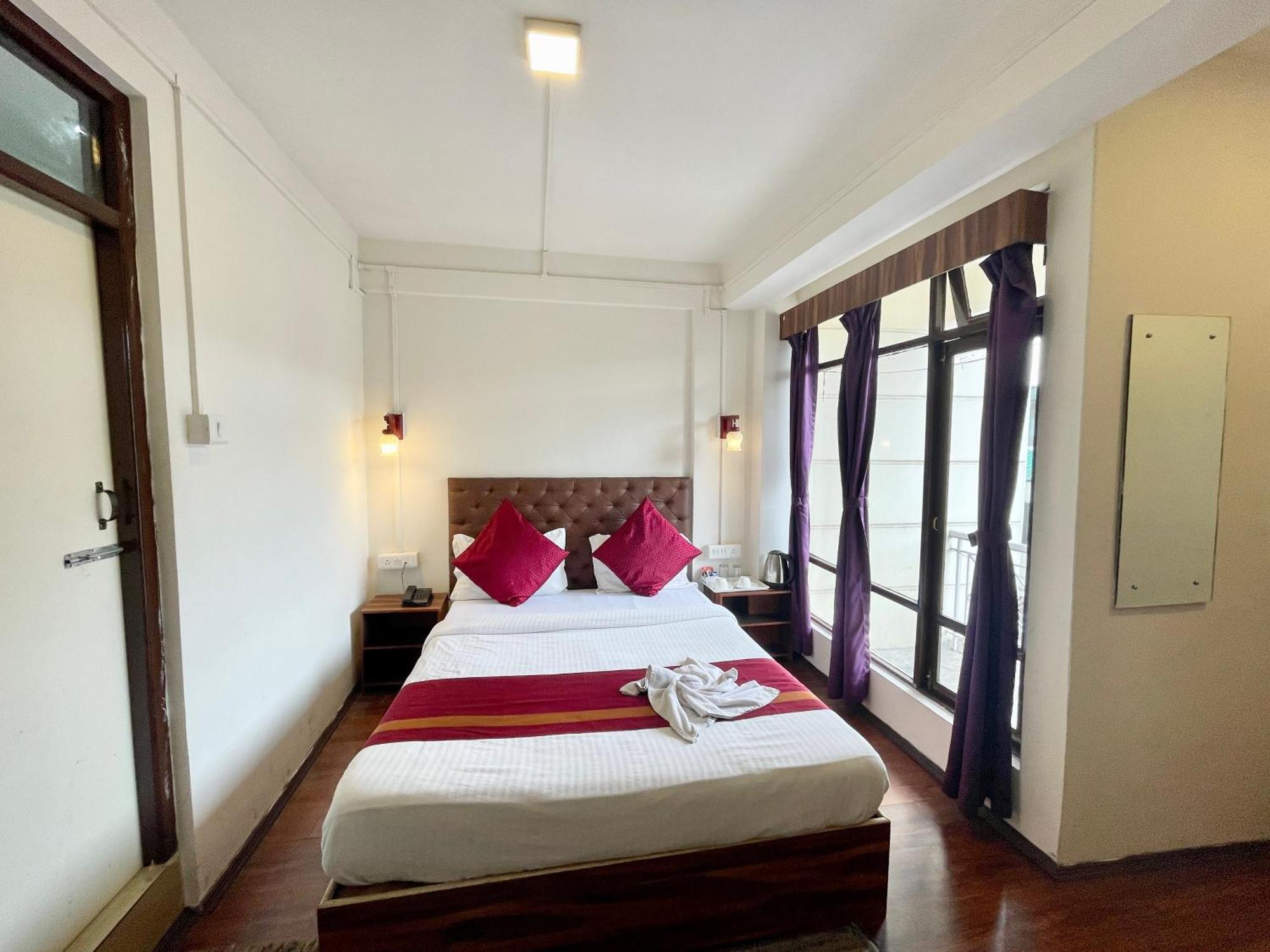 Hotel H-H Orchid ! Darjeeling Hotel-At-Prime-Location Spacious-Room With-Wi-Fi-Availability, Near-Mall-Road Hotel