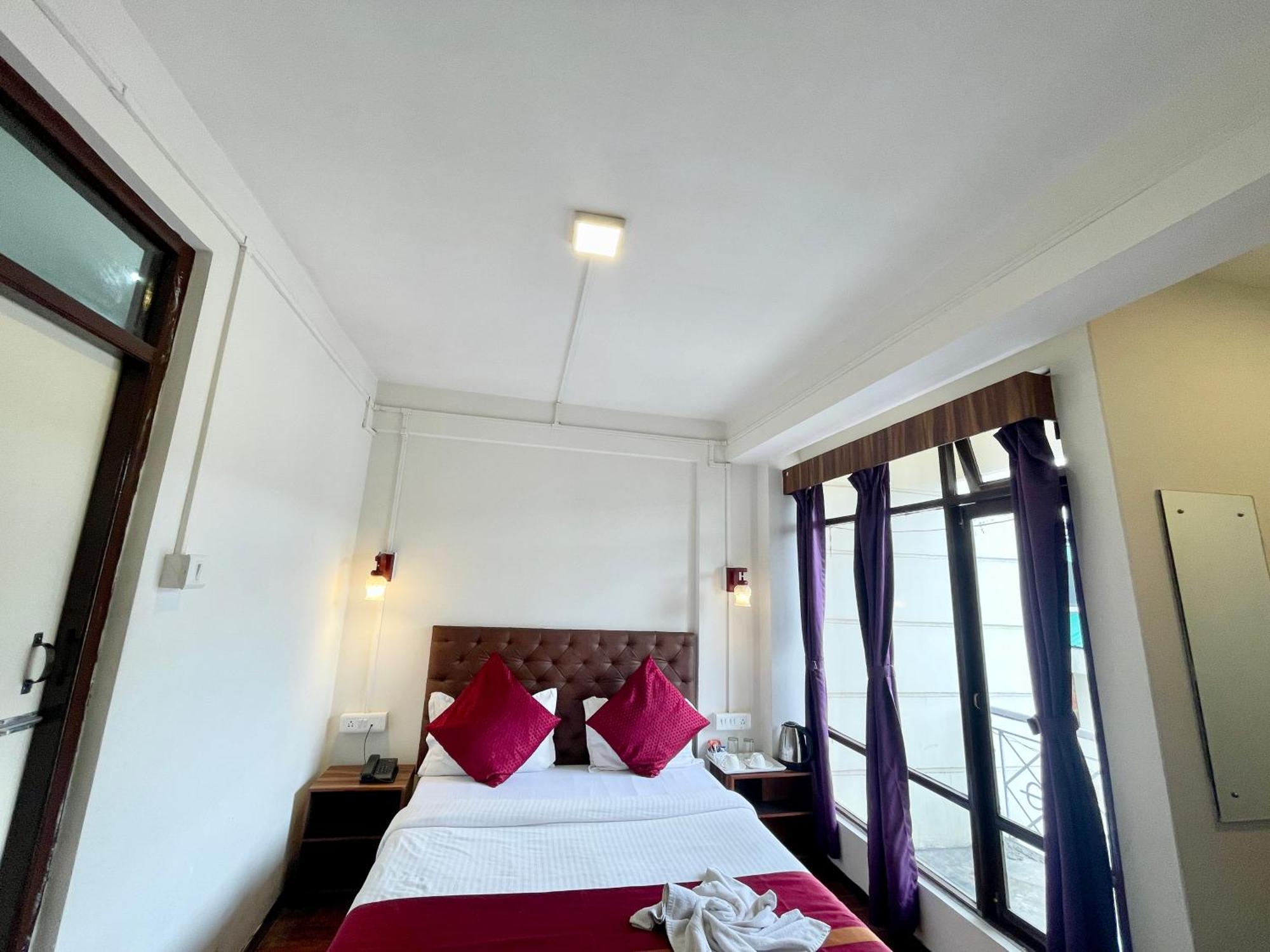 Hotel Hotel H-H Orchid ! Darjeeling Hotel-At-Prime-Location Spacious-Room With-Wi-Fi-Availability, Near-Mall-Road Darjeeling (West Bengal)