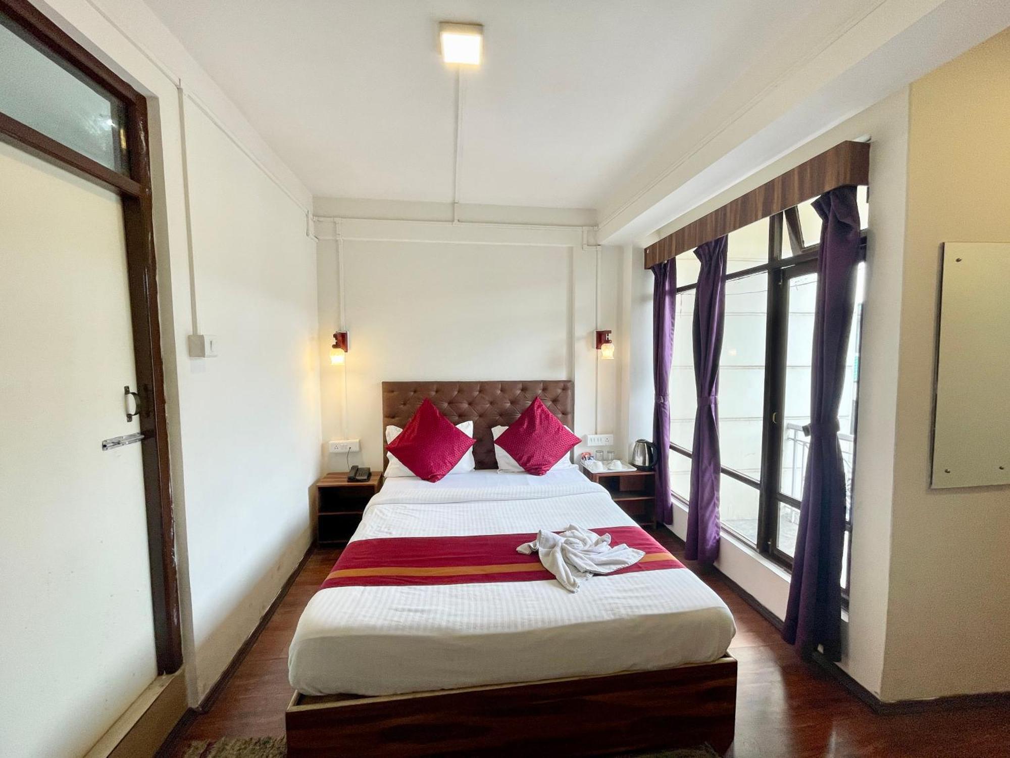 Hotel Hotel H-H Orchid ! Darjeeling Hotel-At-Prime-Location Spacious-Room With-Wi-Fi-Availability, Near-Mall-Road Darjeeling (West Bengal)