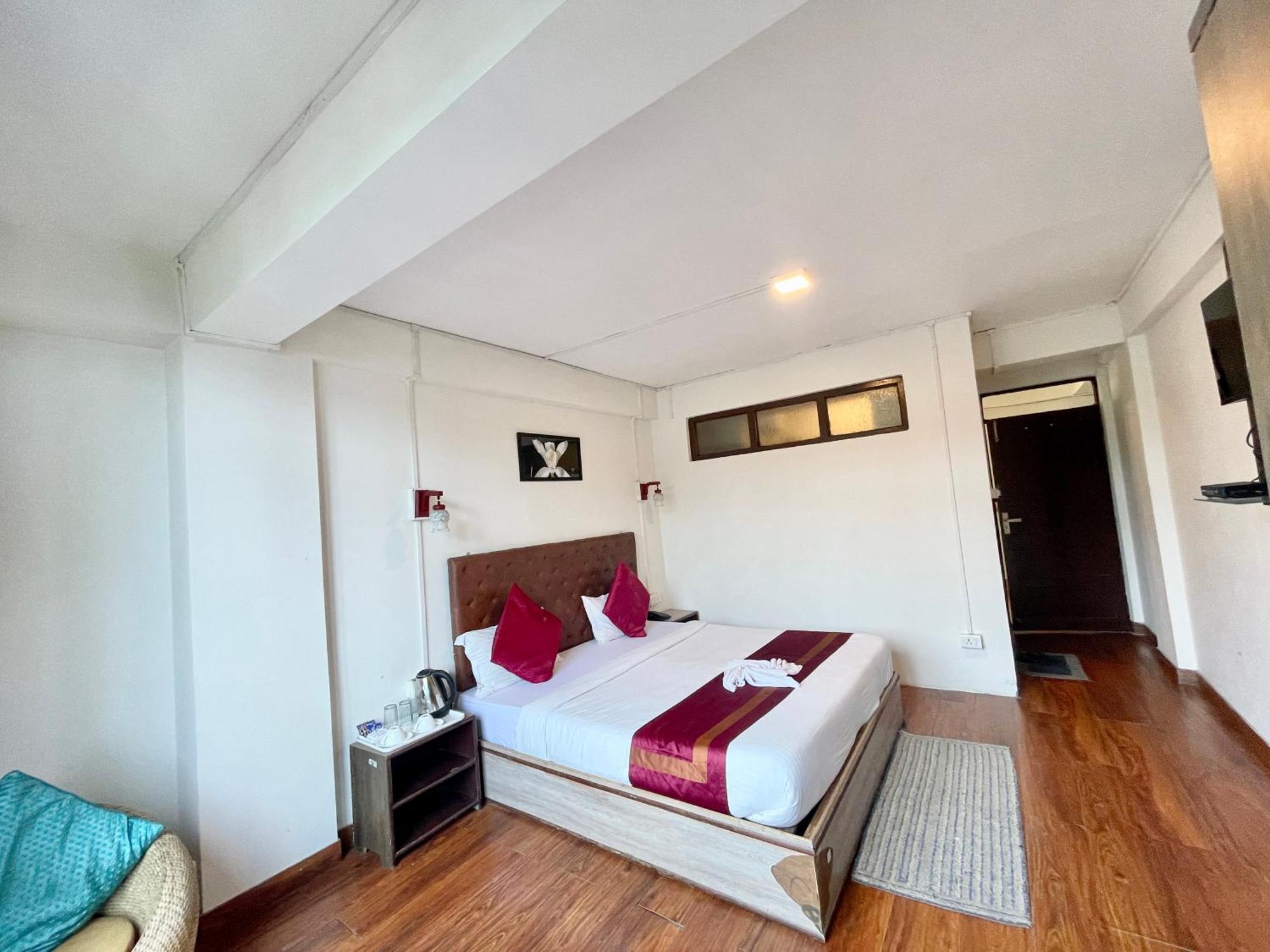 Hotel H-H Orchid ! Darjeeling Hotel-At-Prime-Location Spacious-Room With-Wi-Fi-Availability, Near-Mall-Road Hotel
