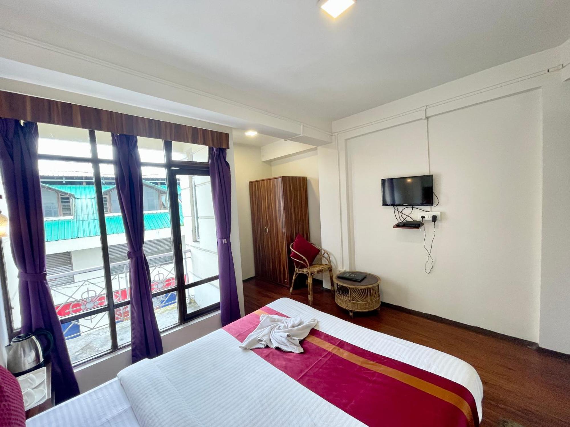 Hotel Hotel H-H Orchid ! Darjeeling Hotel-At-Prime-Location Spacious-Room With-Wi-Fi-Availability, Near-Mall-Road