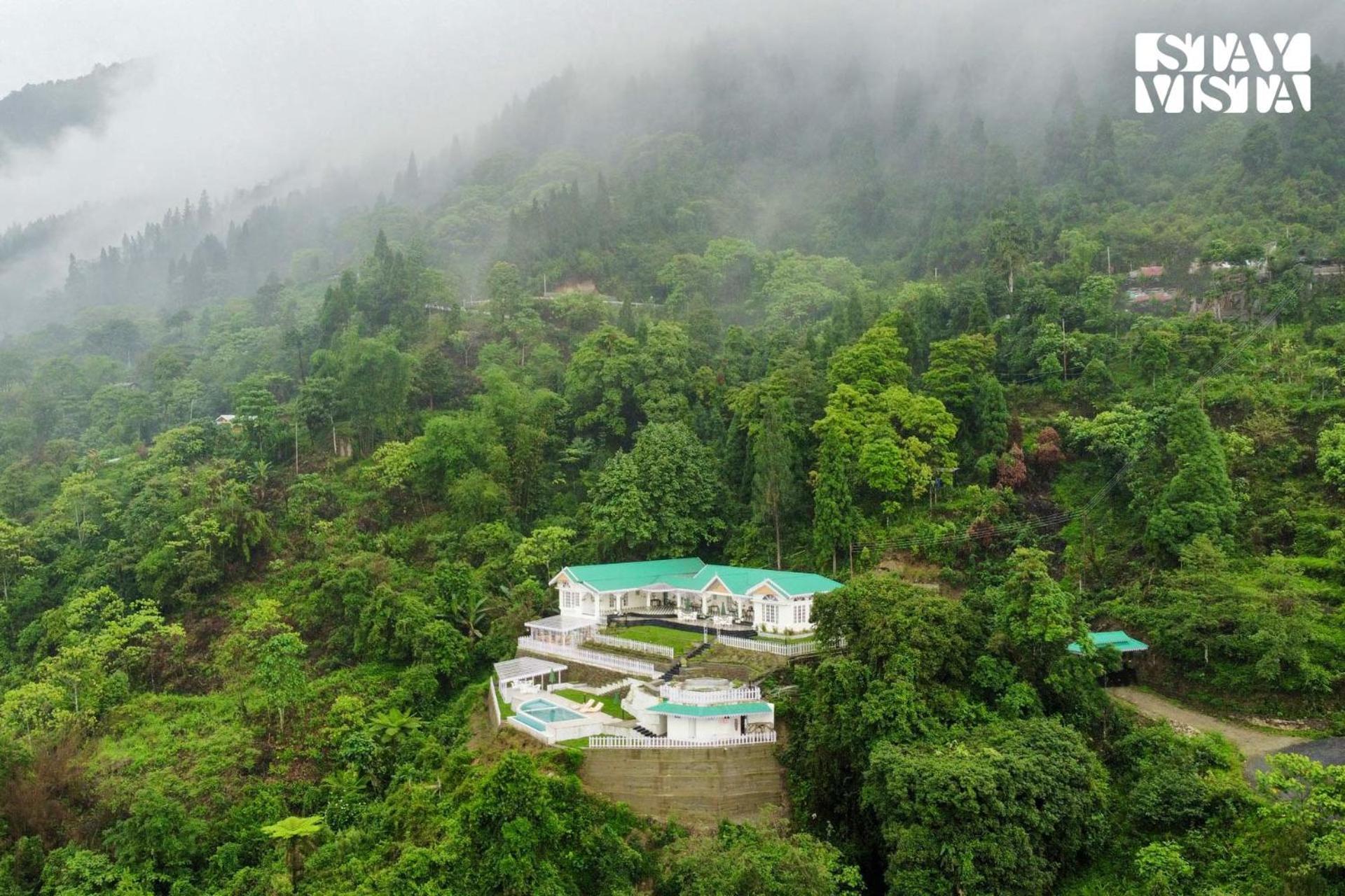 Forktail House With Swimming Pool At Kalimpong By Stayvista Darjeeling (West Bengal)