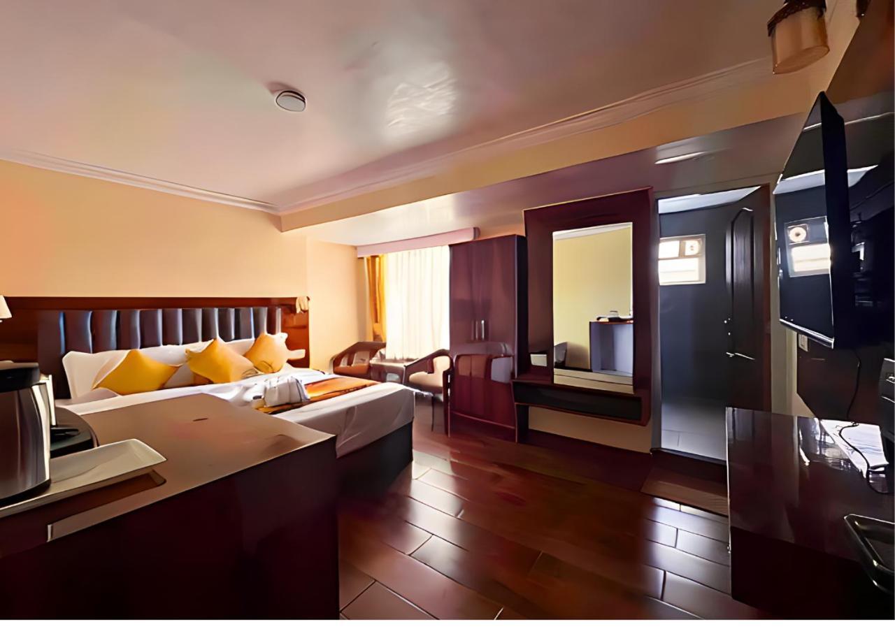 Hotel Raj - Darjeeling Near Mall Road Darjeeling (West Bengal)