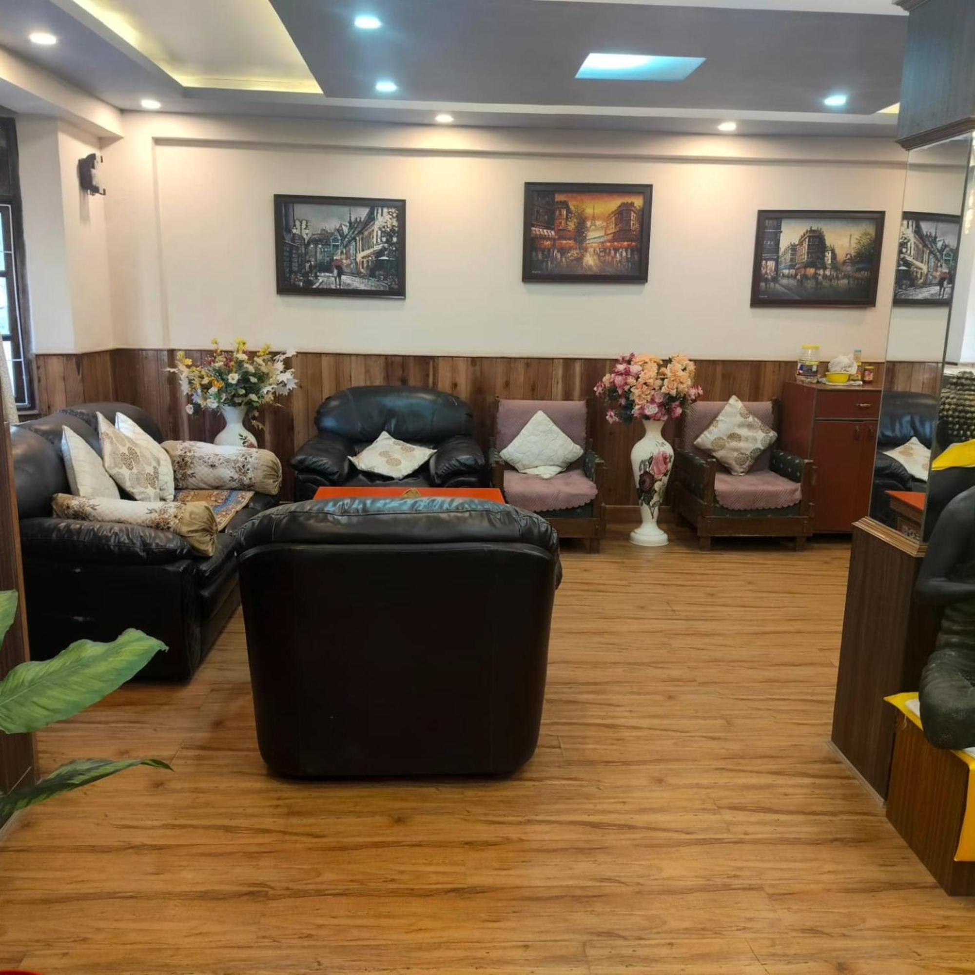Hotel Goroomgo Olive Branch Darjeeling - Excellent Customer Service