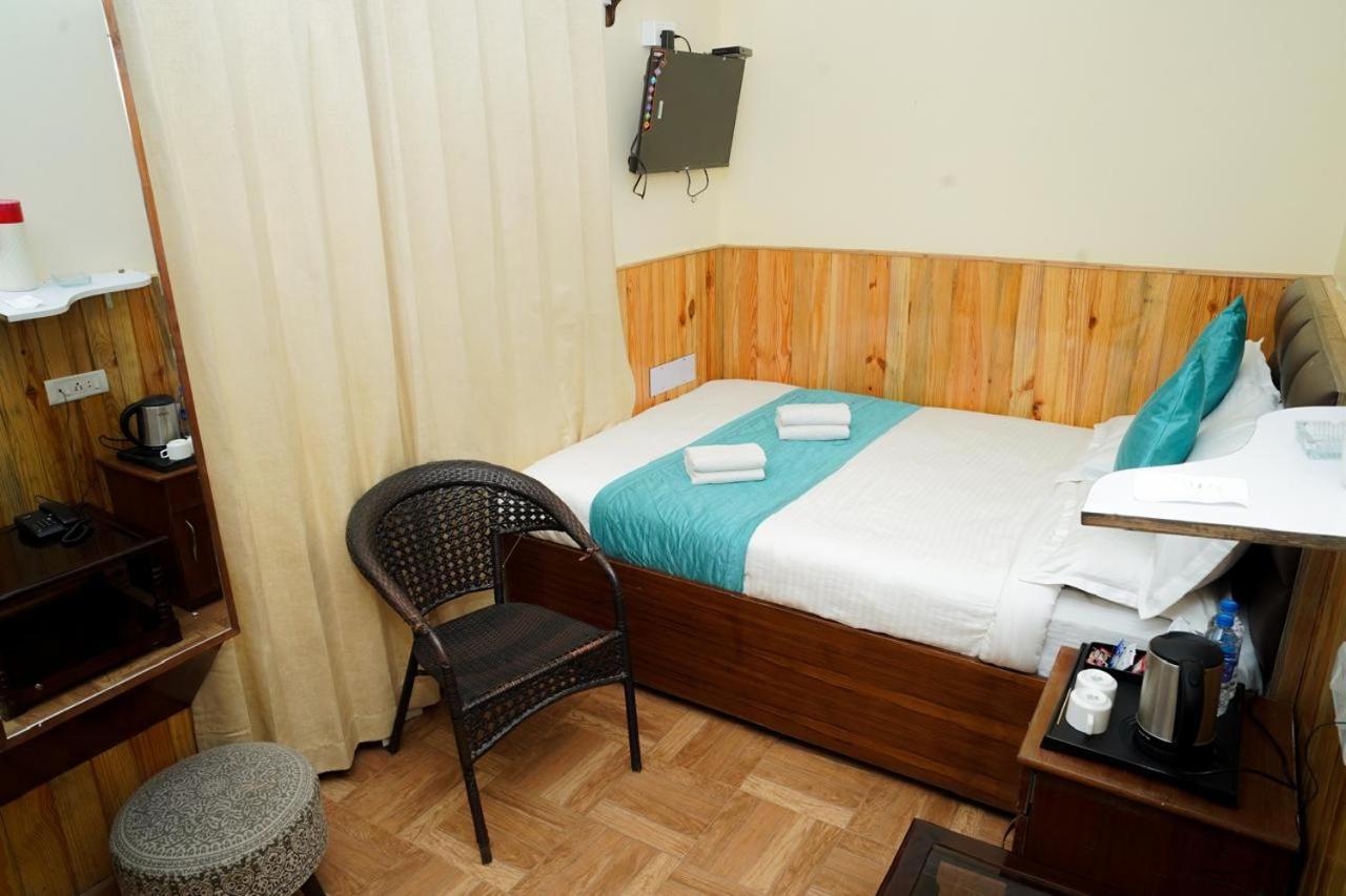 Hotel Indus Mount Royale - Mall Road 3*