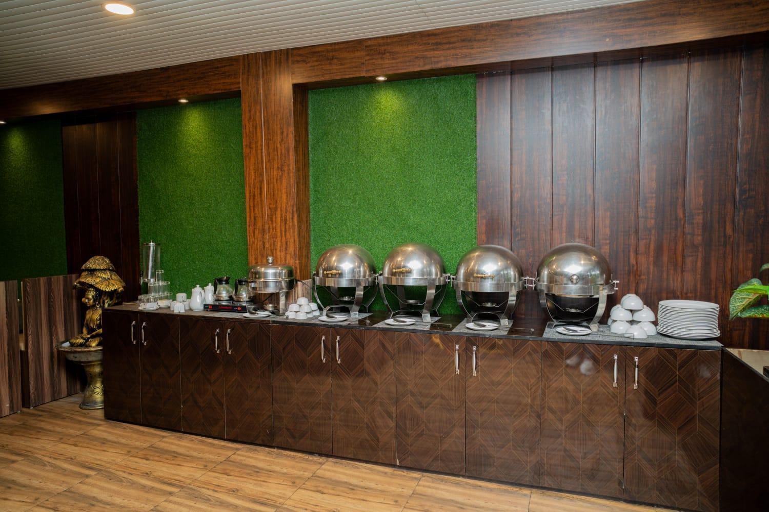 Indus Mount Royale - Mall Road 3*