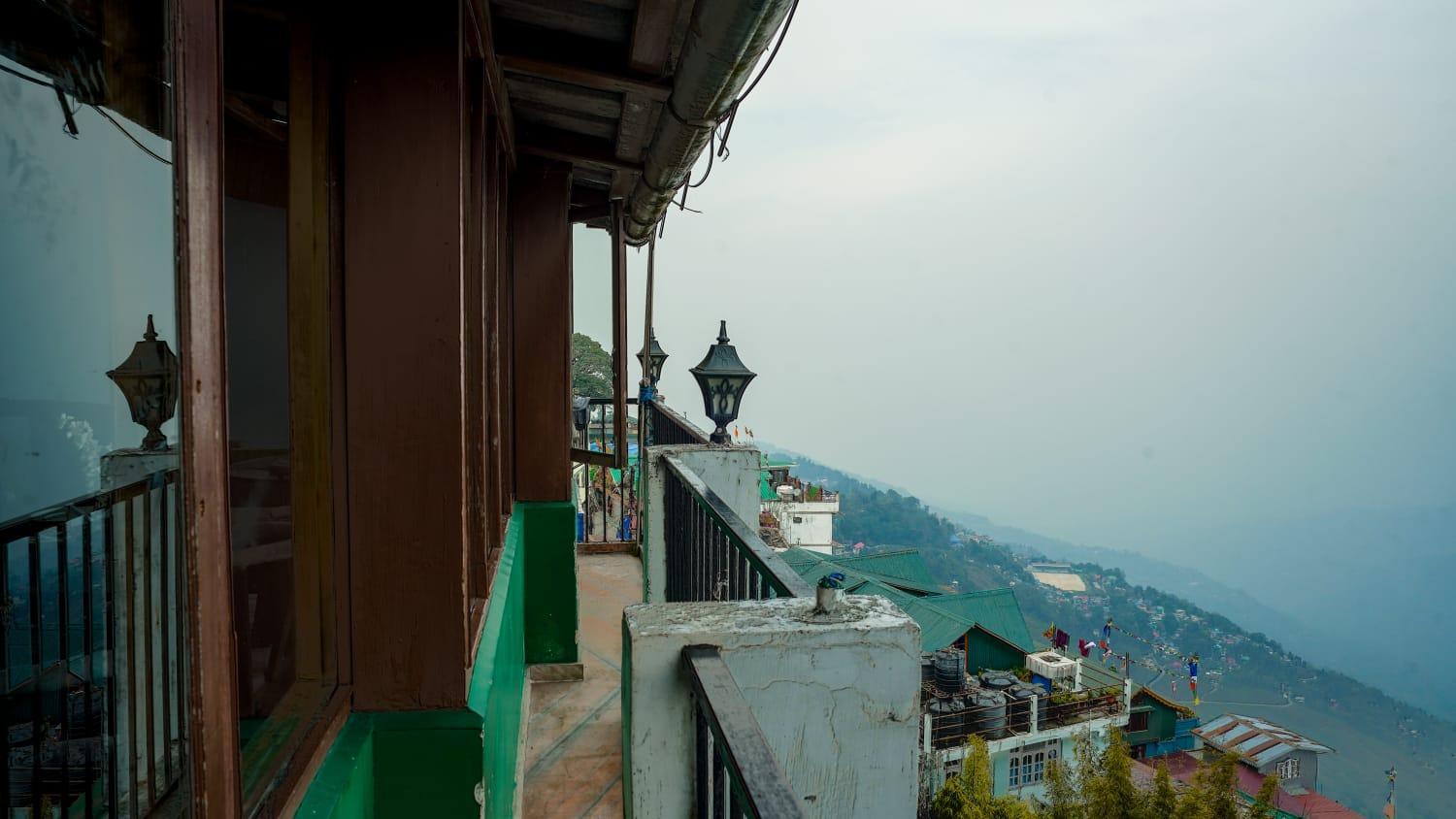 Indus Mount Royale - Mall Road Hotel Darjeeling (West Bengal)