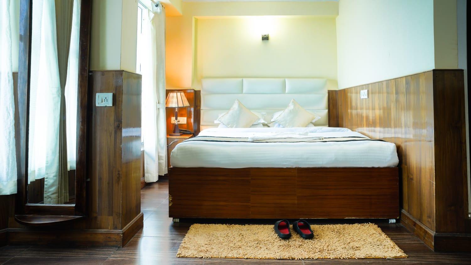 Indus Mount Royale - Mall Road Hotel