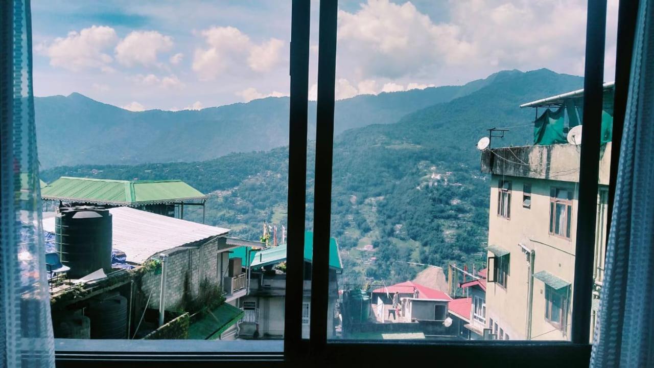 Indus Mount Royale - Mall Road Hotel Darjeeling (West Bengal)