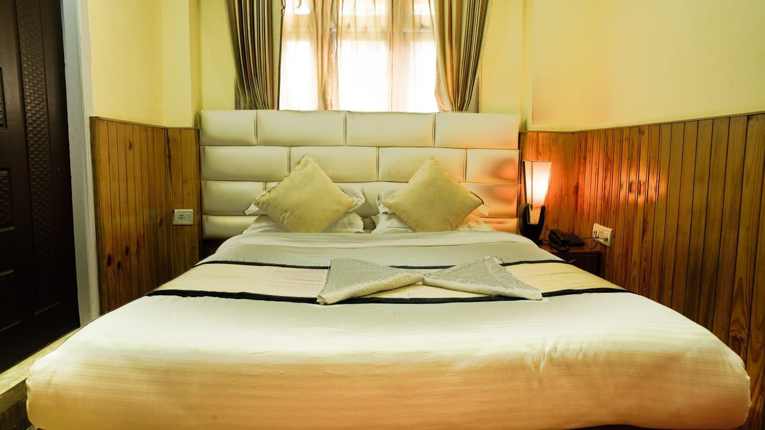 Hotel Indus Mount Royale - Mall Road Darjeeling (West Bengal)