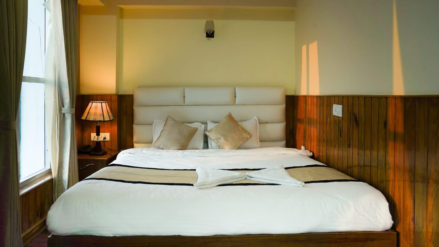 Indus Mount Royale - Mall Road Hotel