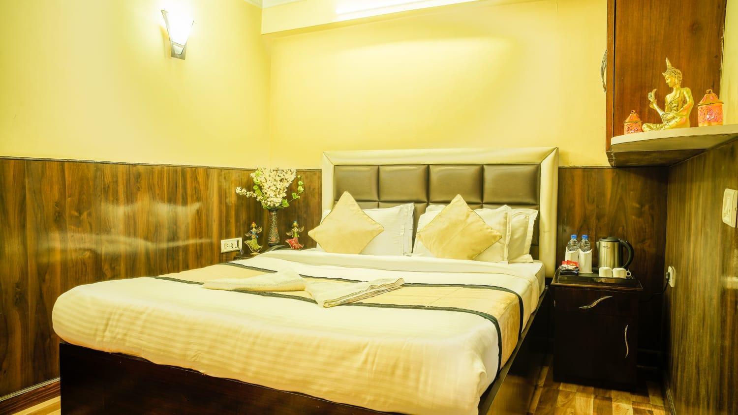 Hotel Indus Mount Royale - Mall Road 3*